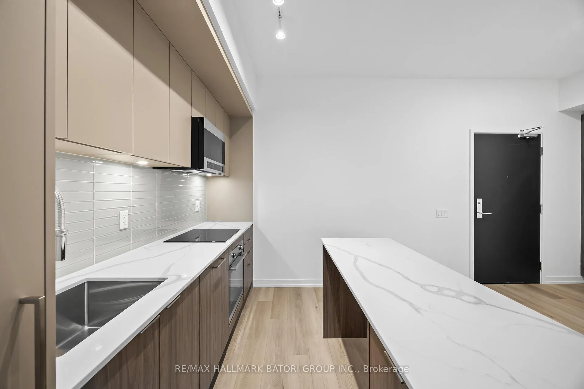 Photo 6 of Unit 402, 863 St. Clair Avenue W, Toronto, Wychwood — HOMEH