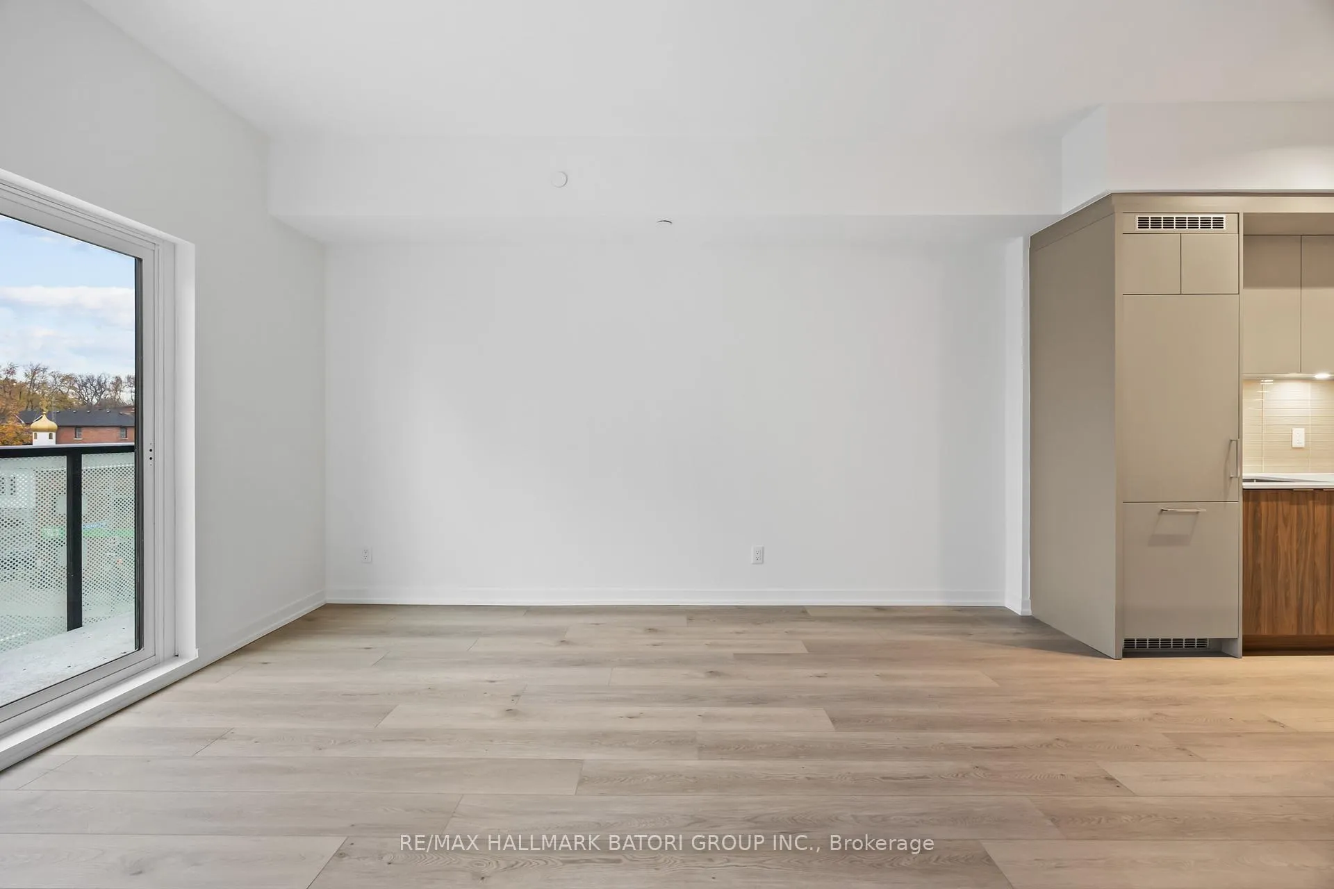 Photo 12 of Unit 402, 863 St. Clair Avenue W, Toronto, Wychwood — HOMEH