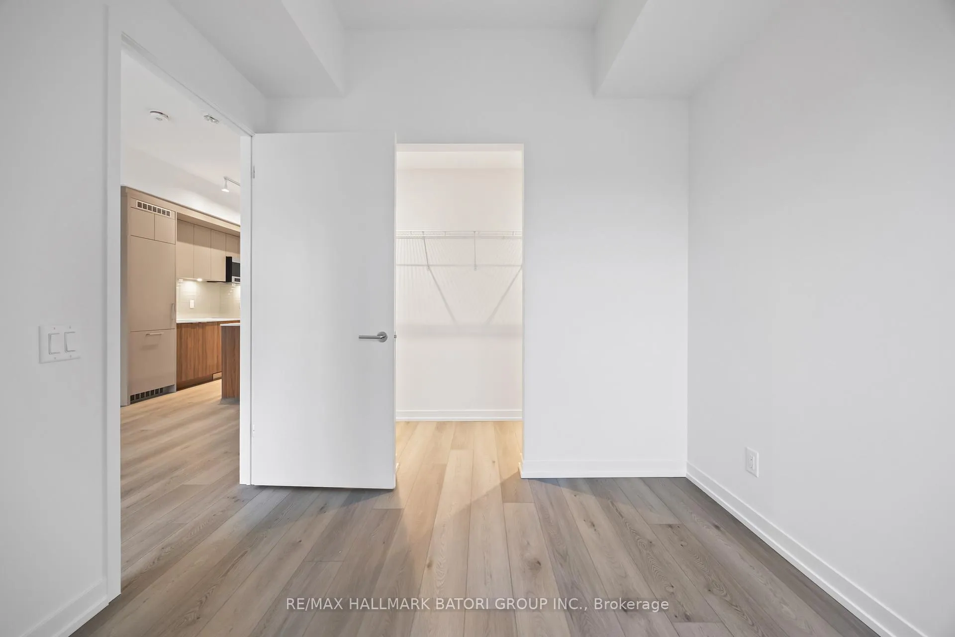 Photo 15 of Unit 402, 863 St. Clair Avenue W, Toronto, Wychwood — HOMEH