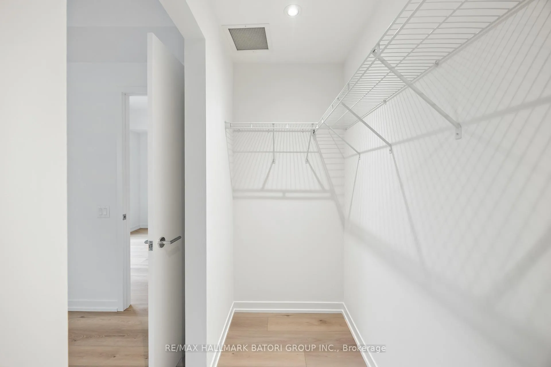 Photo 18 of Unit 402, 863 St. Clair Avenue W, Toronto, Wychwood — HOMEH