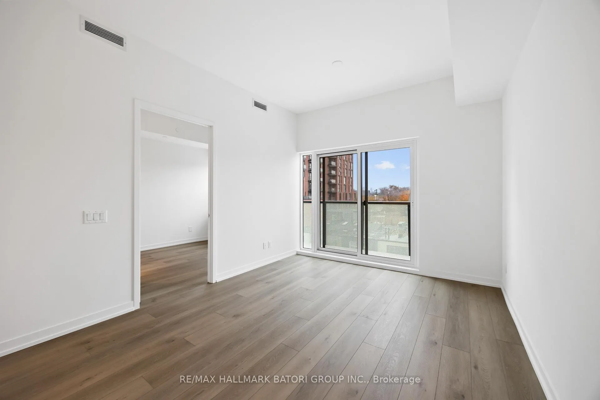 Photo 21 of Unit 402, 863 St. Clair Avenue W, Toronto, Wychwood — HOMEH