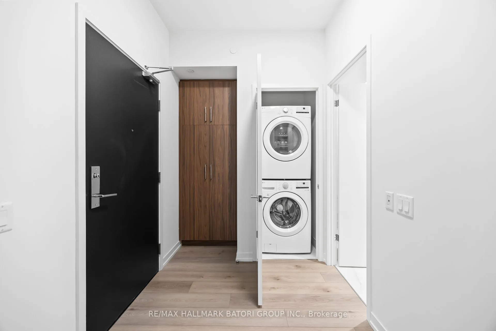 Photo 25 of Unit 402, 863 St. Clair Avenue W, Toronto, Wychwood — HOMEH