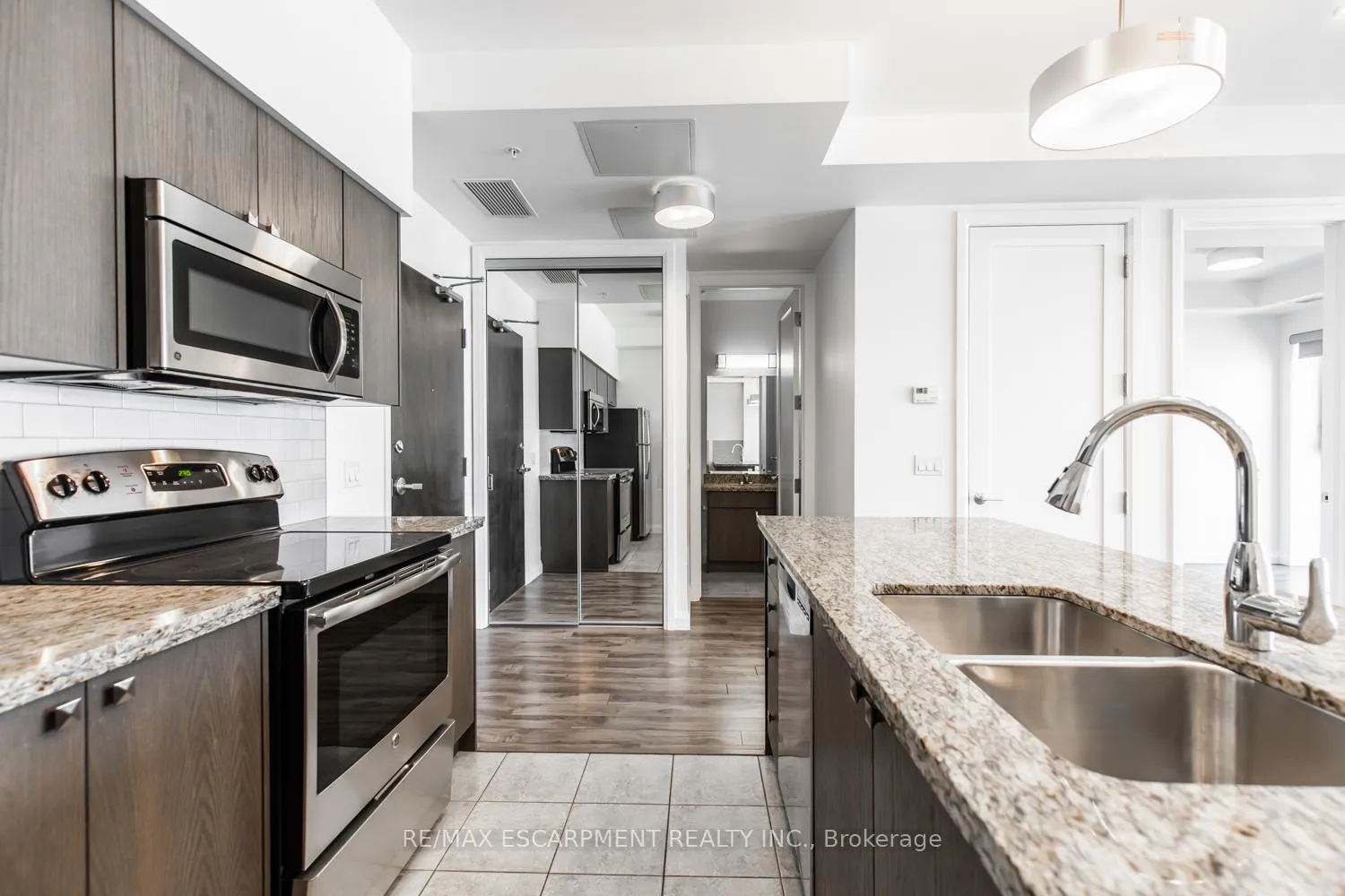 Photo 10 of Unit 1003, 112 King Street, Hamilton, Beasley — HOMEH