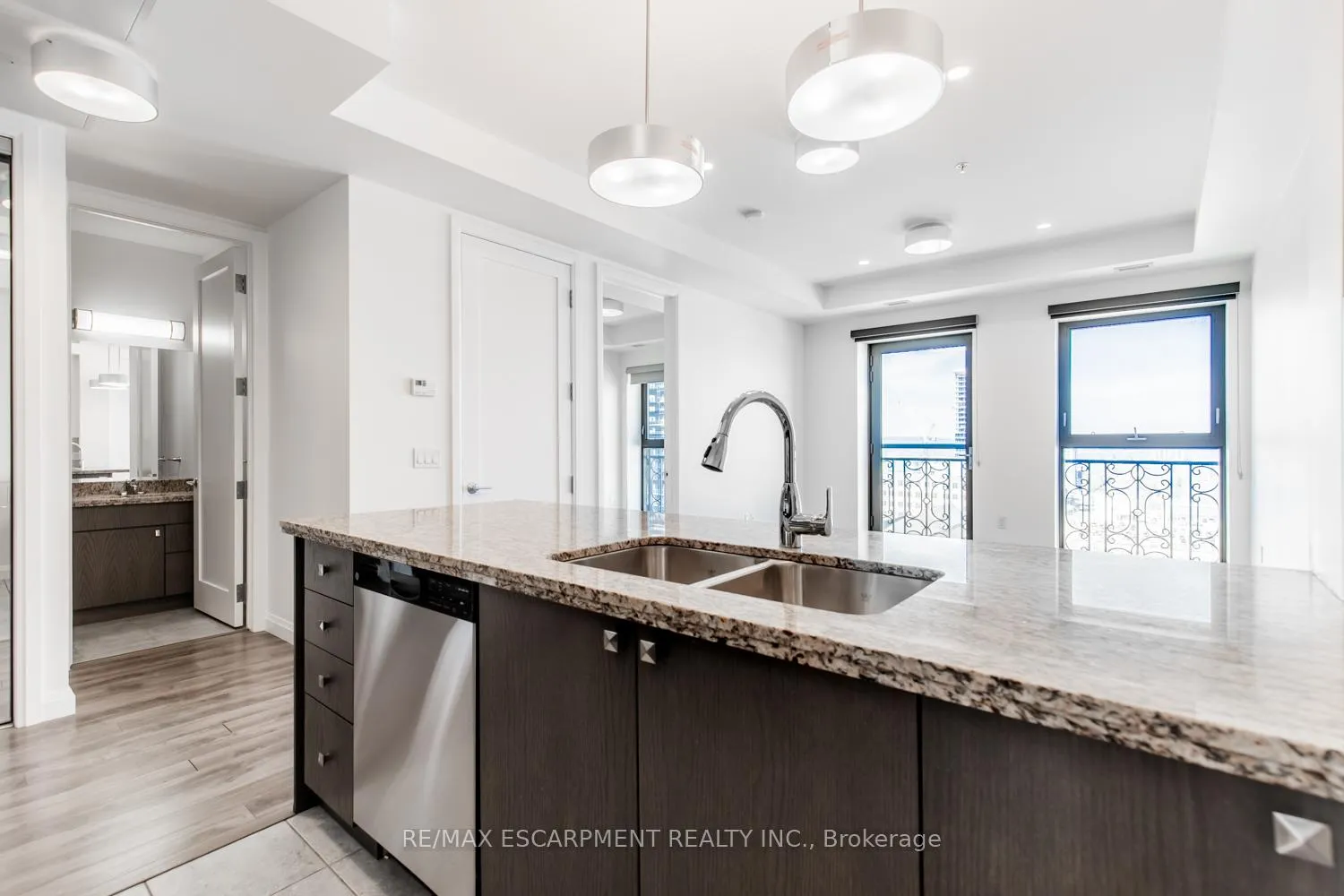 Photo 11 of Unit 1003, 112 King Street, Hamilton, Beasley — HOMEH