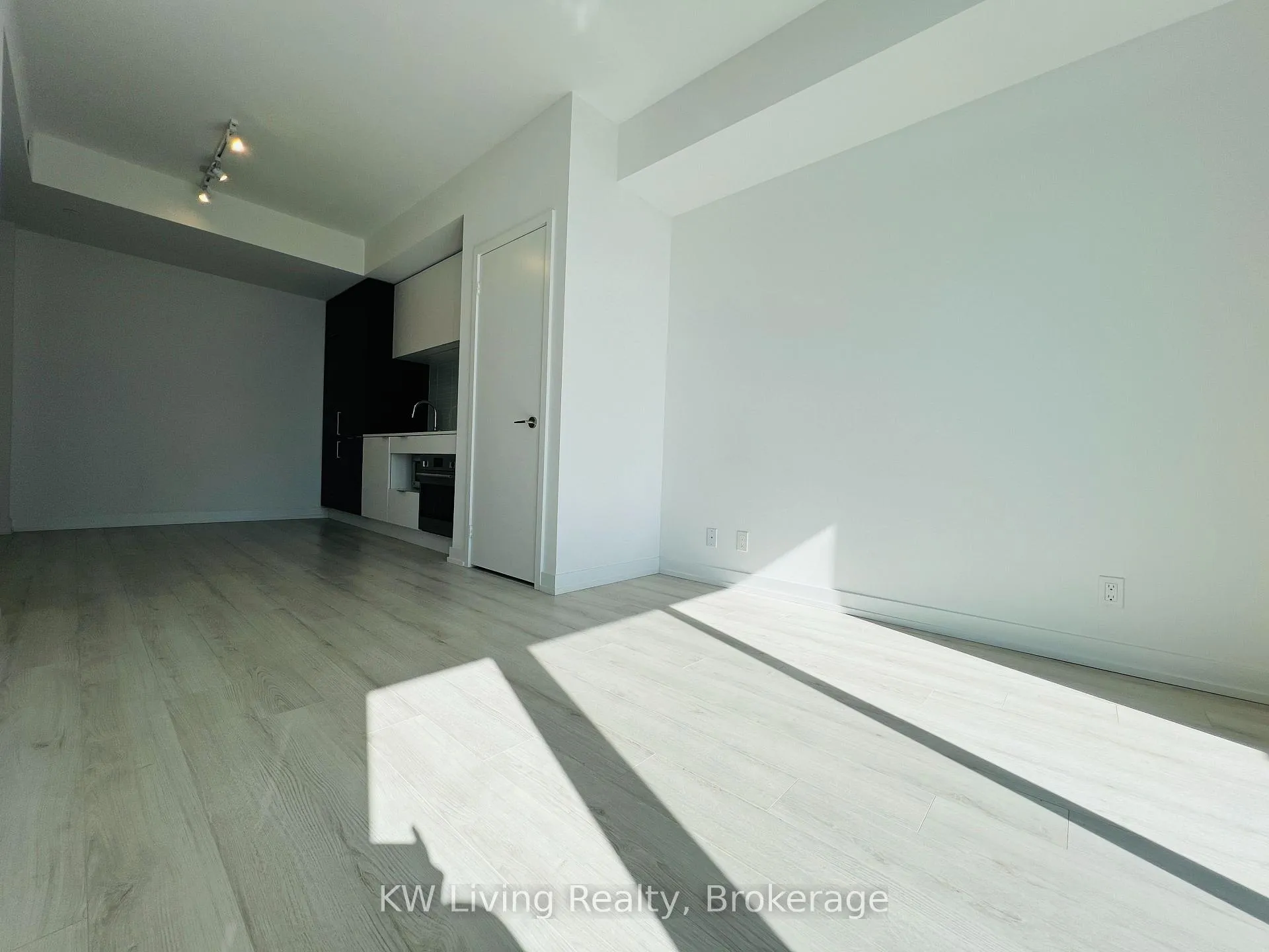Photo 6 of Unit 2906, 33 Helendale Avenue, Toronto, Yonge-Eglinton — HOMEH