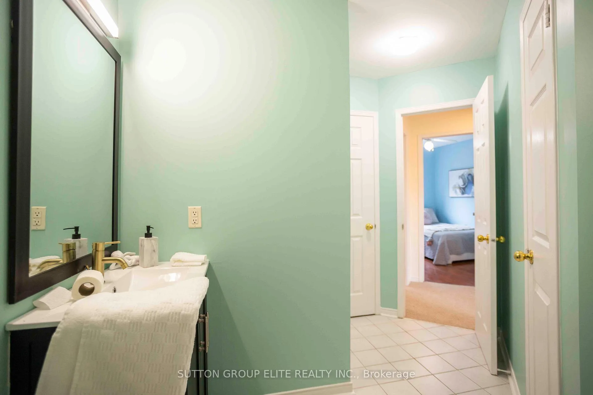 Photo 20 of 98 Mosaics Avenue, Aurora, Aurora Highlands — HOMEH