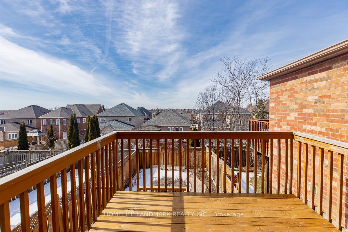 Photo 33 of 121 Dooley Crescent, Ajax, Northwest Ajax — HOMEH