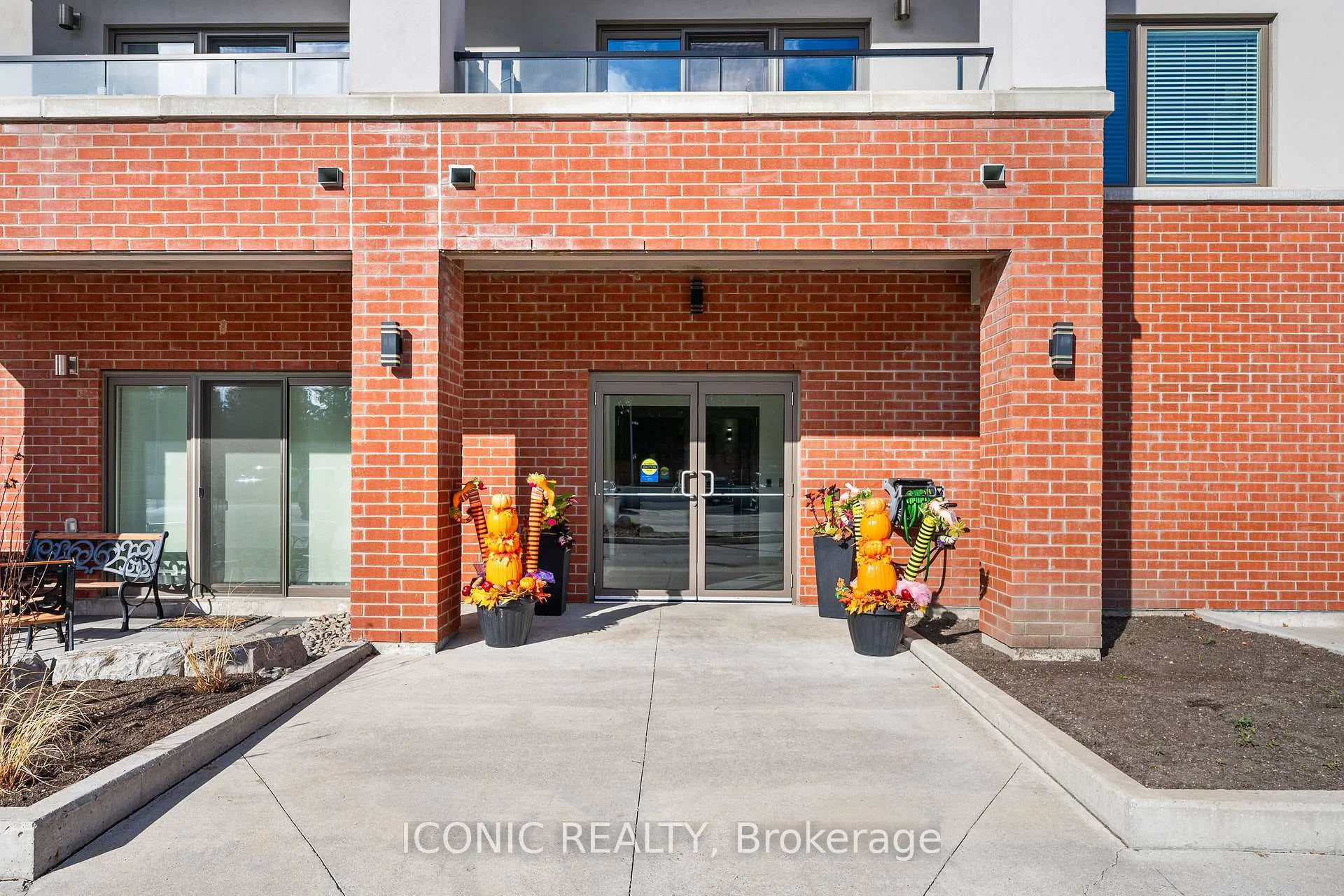 Photo 2 of Unit 606, 64 Queen Street S, New Tecumseth, Tottenham — HOMEH