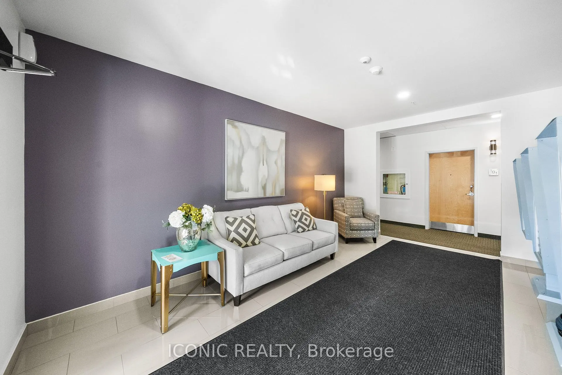 Photo 3 of Unit 606, 64 Queen Street S, New Tecumseth, Tottenham — HOMEH