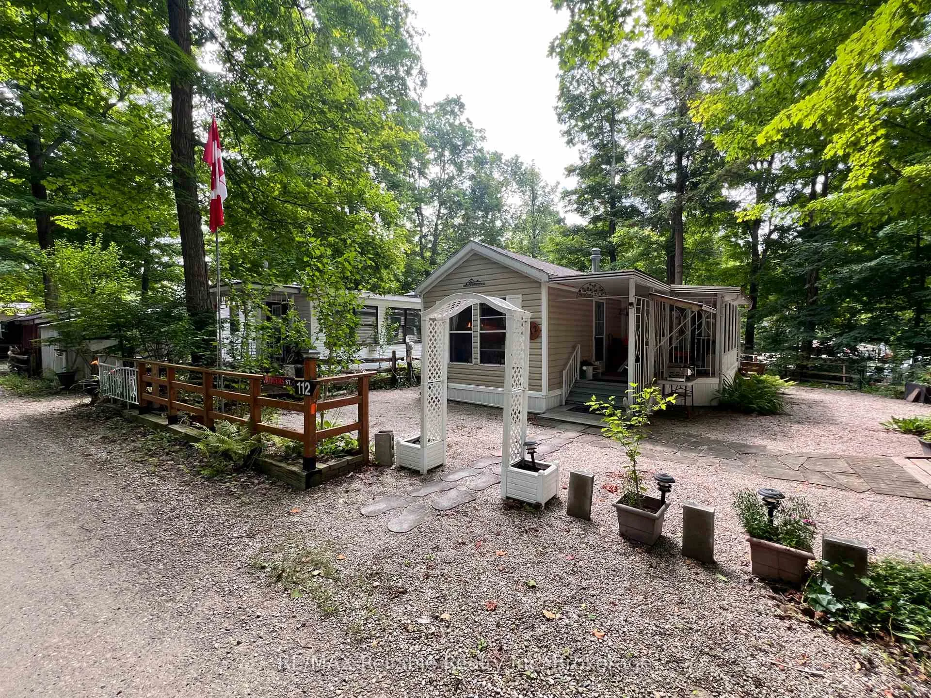 Photo 2 of Unit 112, 33999 Pridham Road, Bluewater, Bayfield — HOMEH