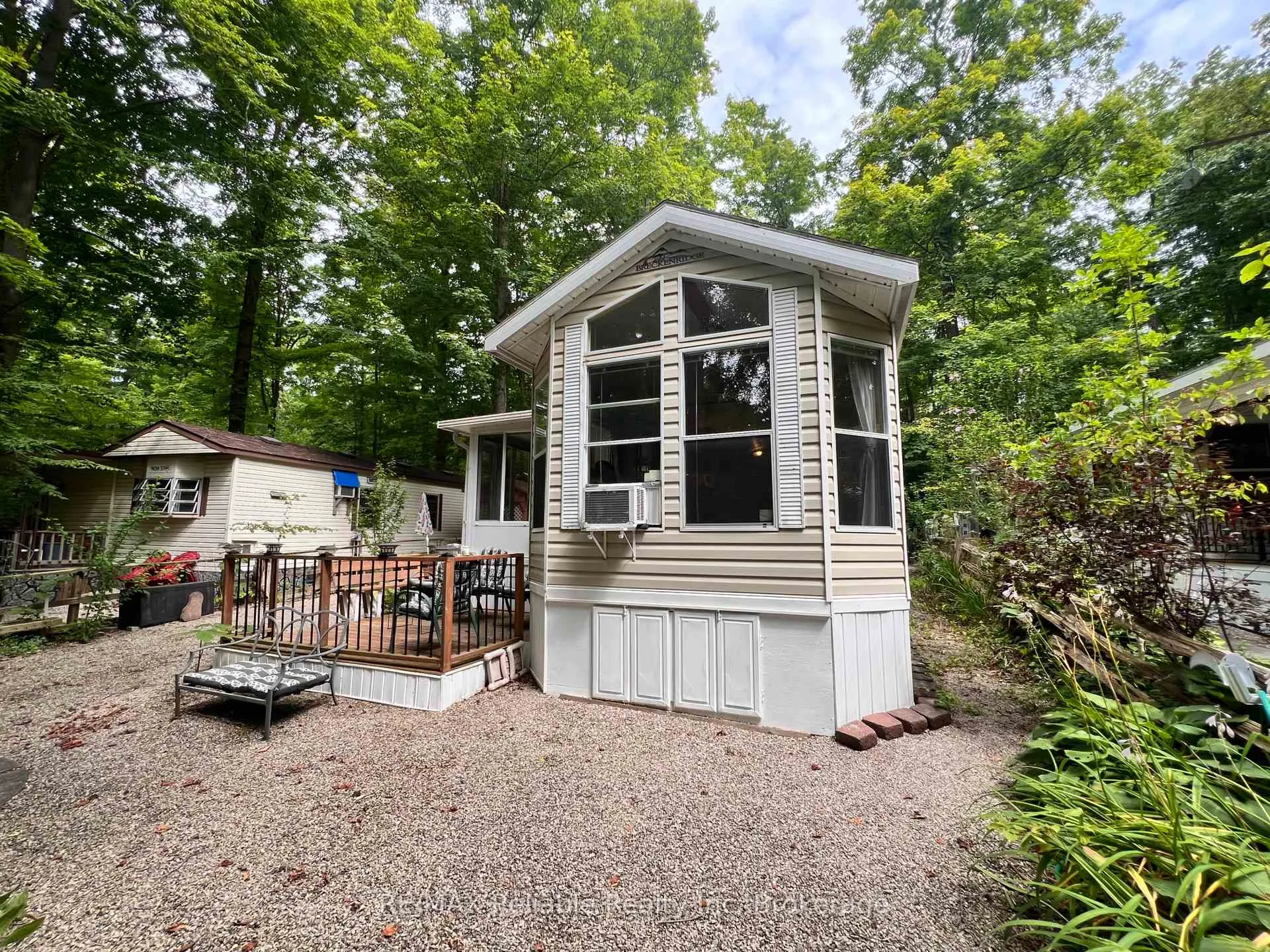 Photo 4 of Unit 112, 33999 Pridham Road, Bluewater, Bayfield — HOMEH