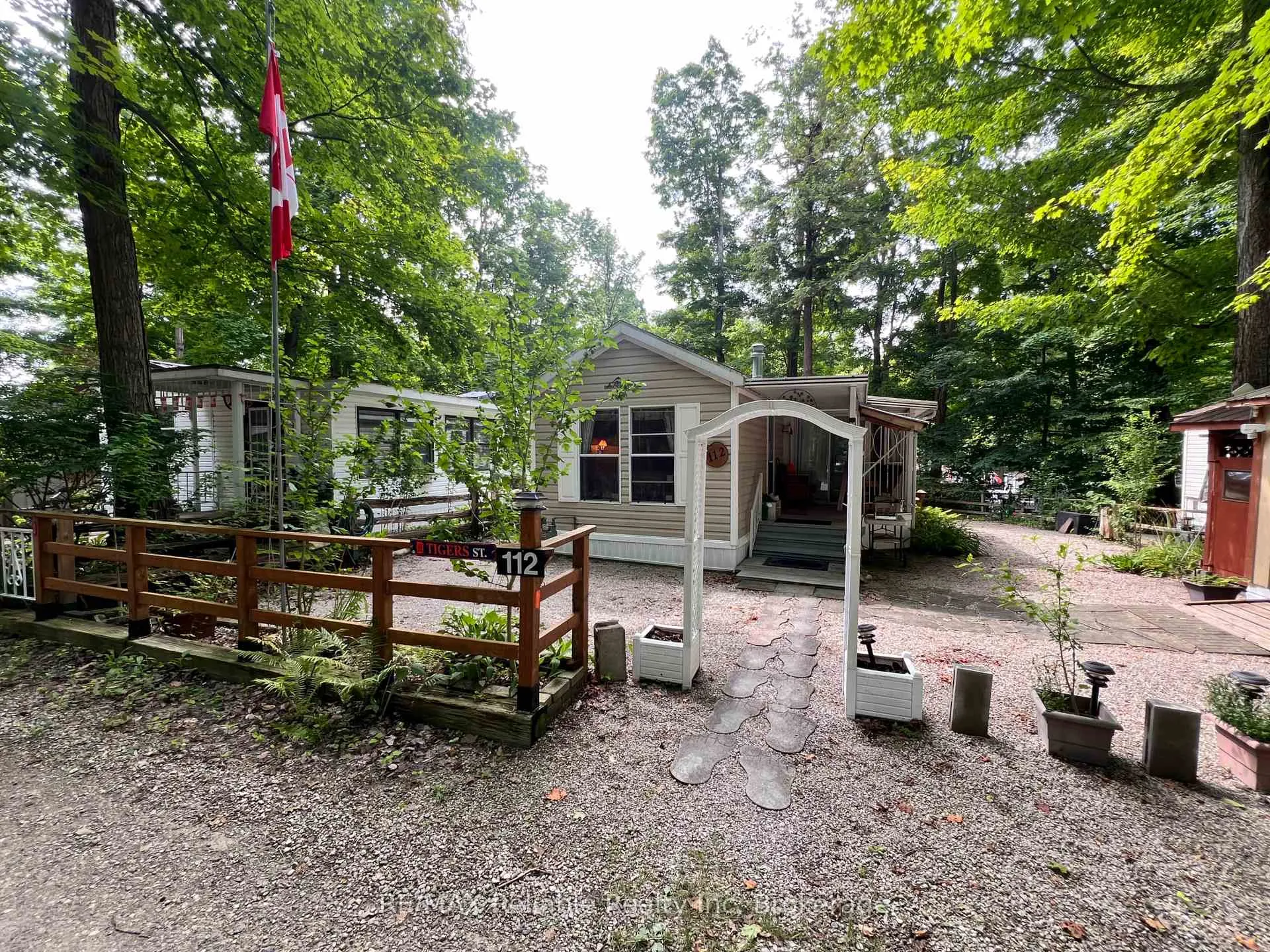 Photo 5 of Unit 112, 33999 Pridham Road, Bluewater, Bayfield — HOMEH