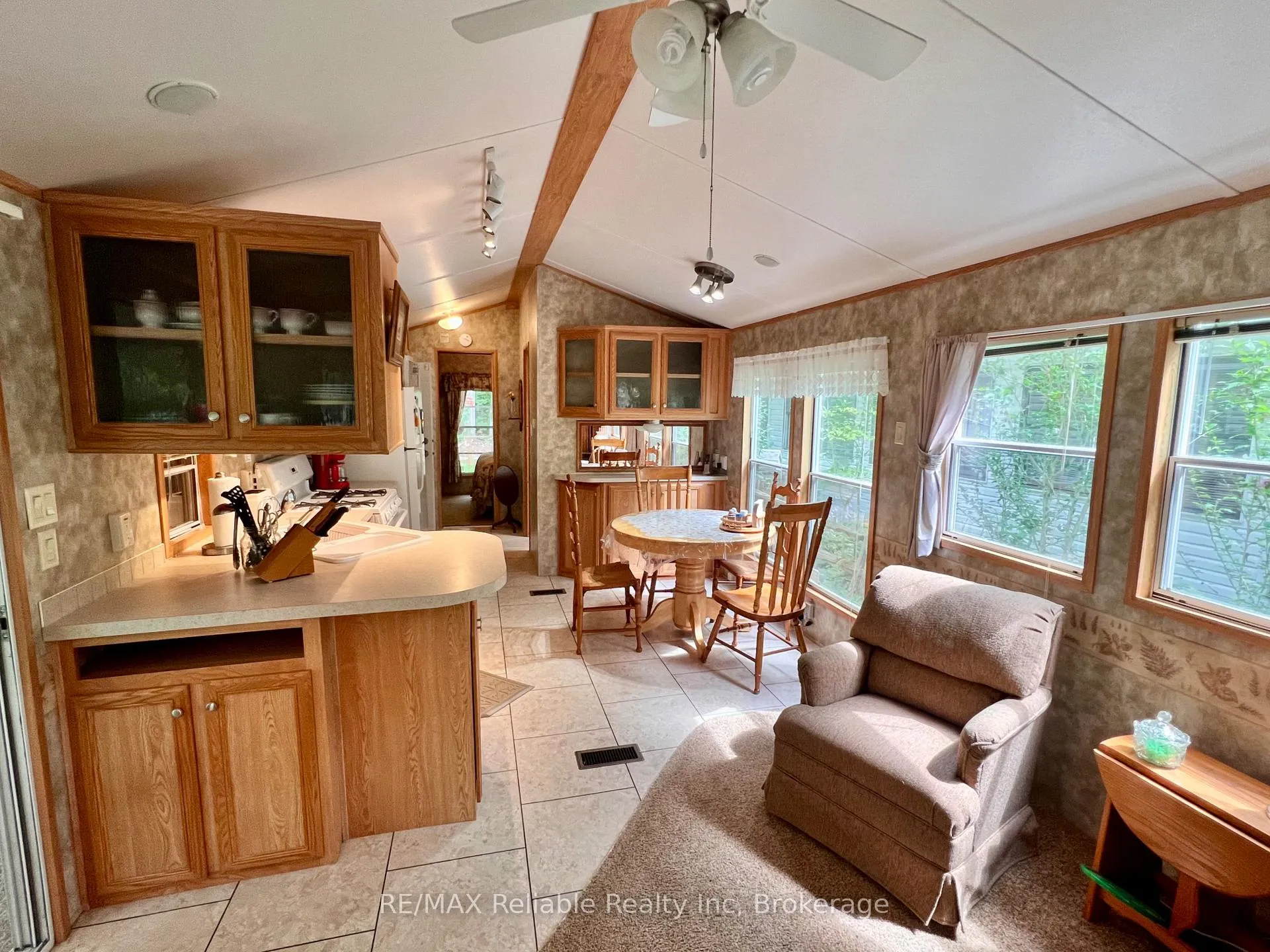 Photo 16 of Unit 112, 33999 Pridham Road, Bluewater, Bayfield — HOMEH