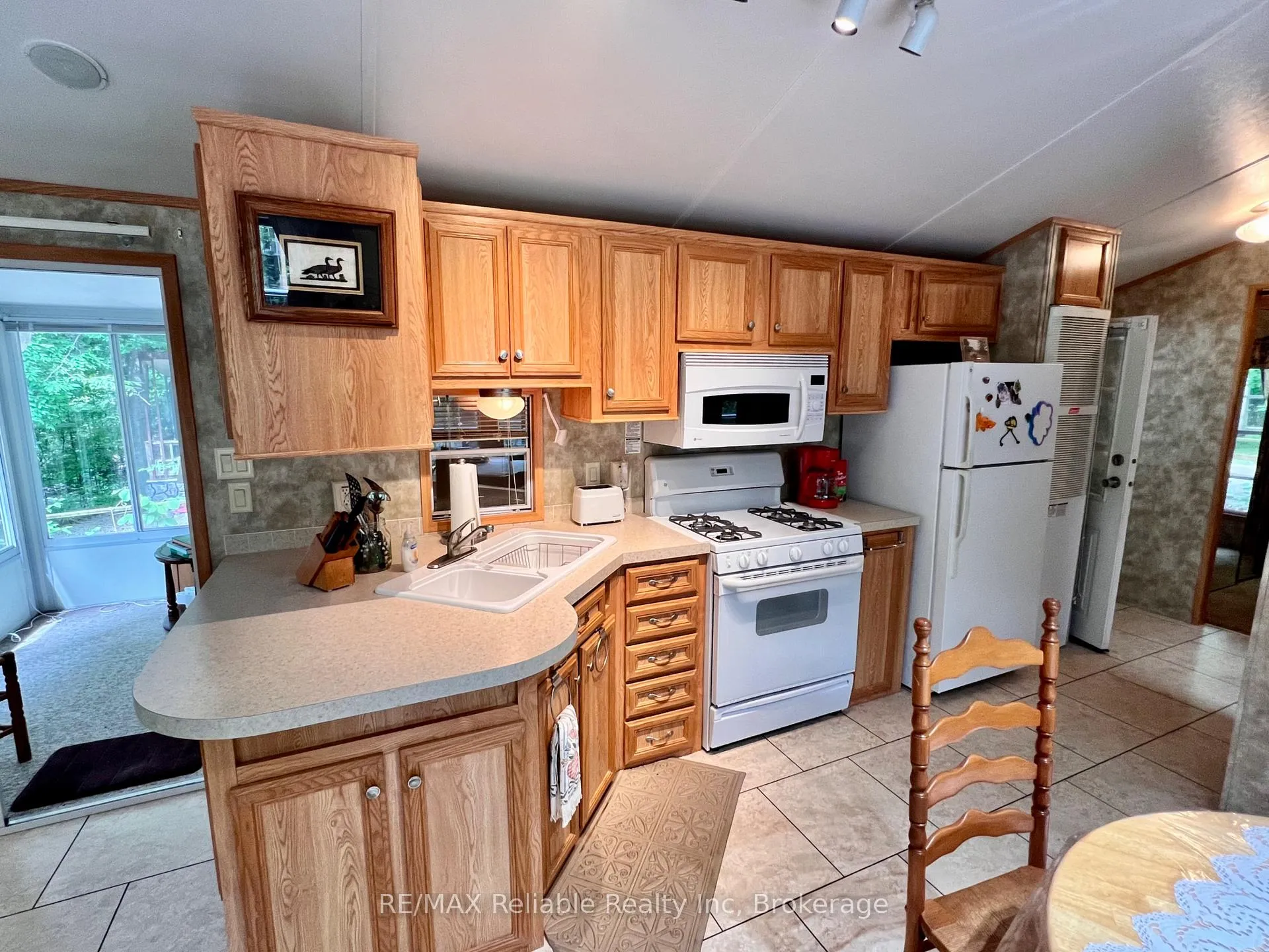 Photo 18 of Unit 112, 33999 Pridham Road, Bluewater, Bayfield — HOMEH