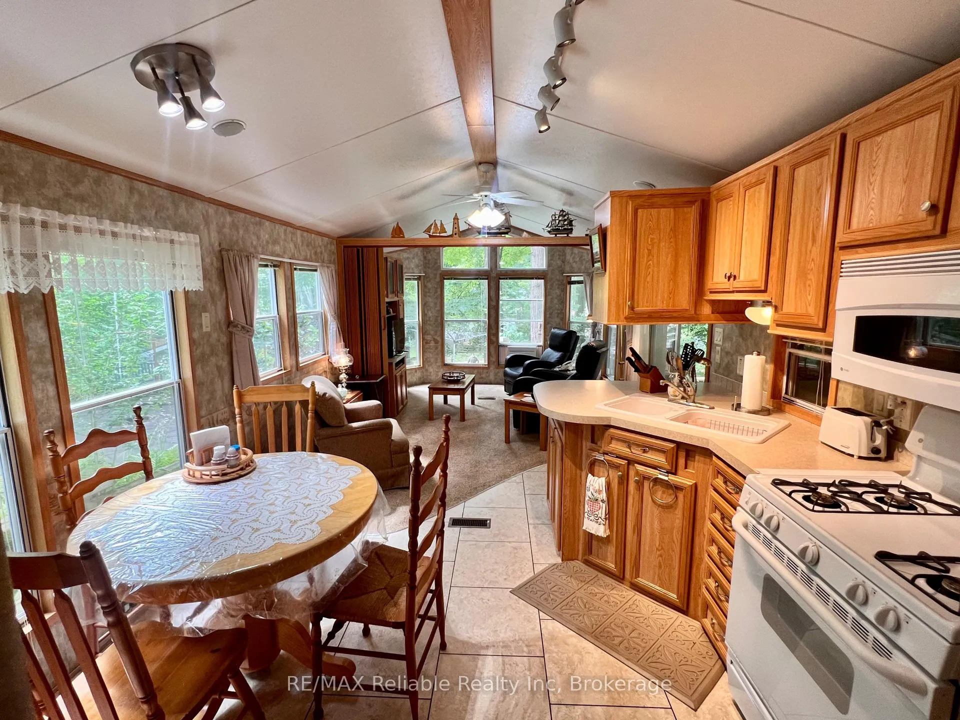Photo 20 of Unit 112, 33999 Pridham Road, Bluewater, Bayfield — HOMEH