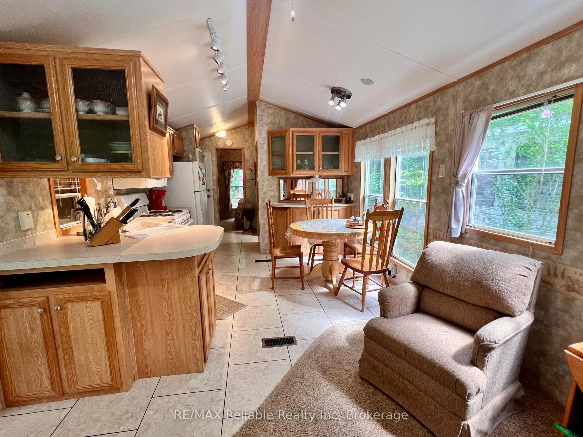 Photo 22 of Unit 112, 33999 Pridham Road, Bluewater, Bayfield — HOMEH