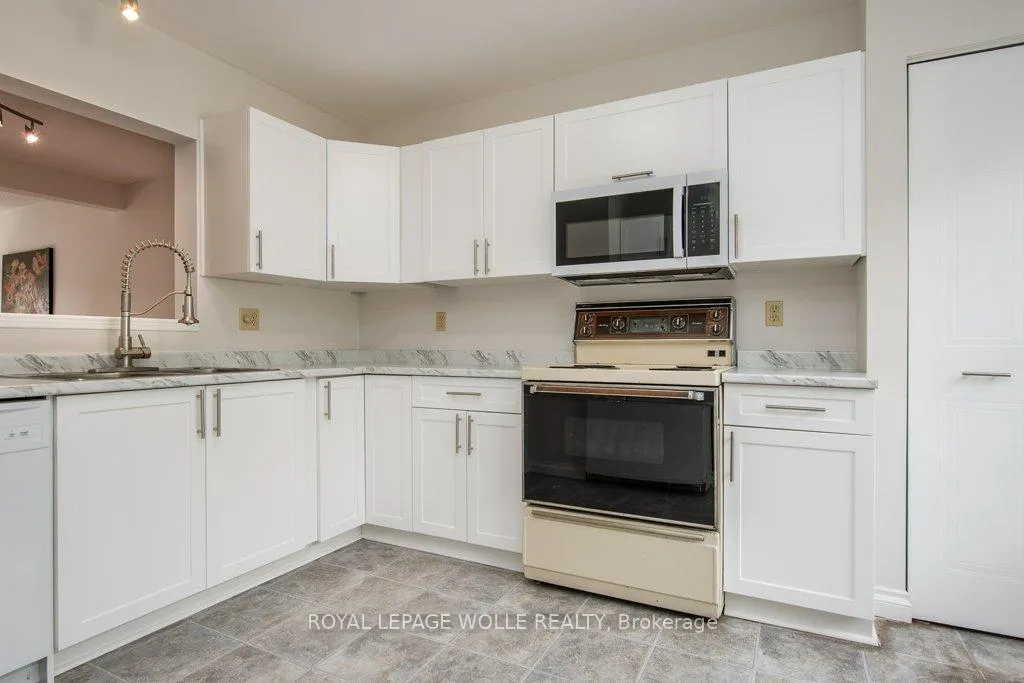 Photo 13 of Unit 22, 250 Keats Way, Waterloo, Beechwood — HOMEH