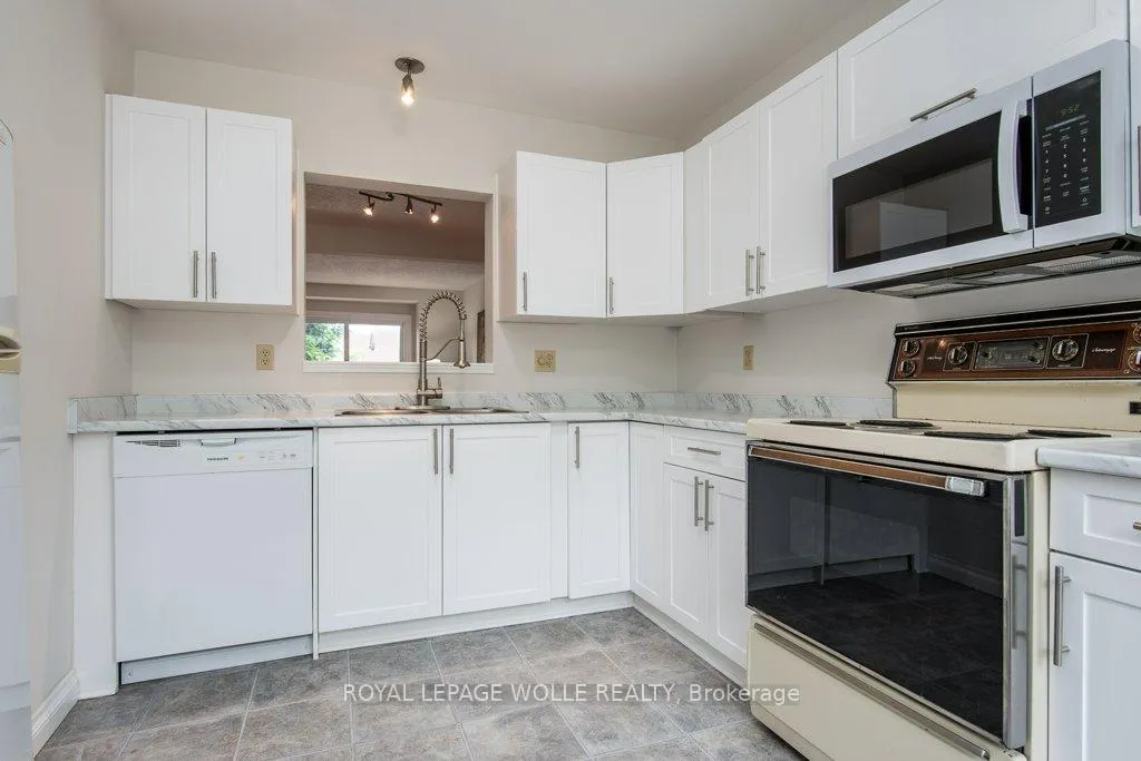 Photo 14 of Unit 22, 250 Keats Way, Waterloo, Beechwood — HOMEH