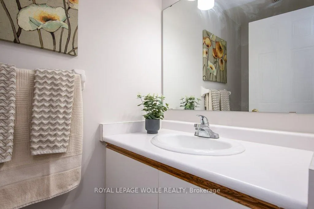 Photo 18 of Unit 22, 250 Keats Way, Waterloo, Beechwood — HOMEH