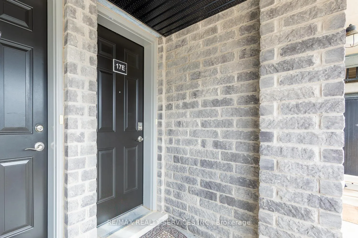 Photo 5 of Unit 17E, 1989 Ottawa Street S, Kitchener — HOMEH