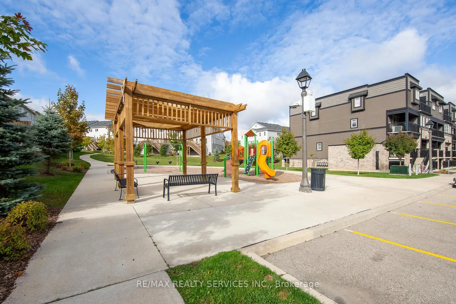 Photo 31 of Unit 17E, 1989 Ottawa Street S, Kitchener — HOMEH