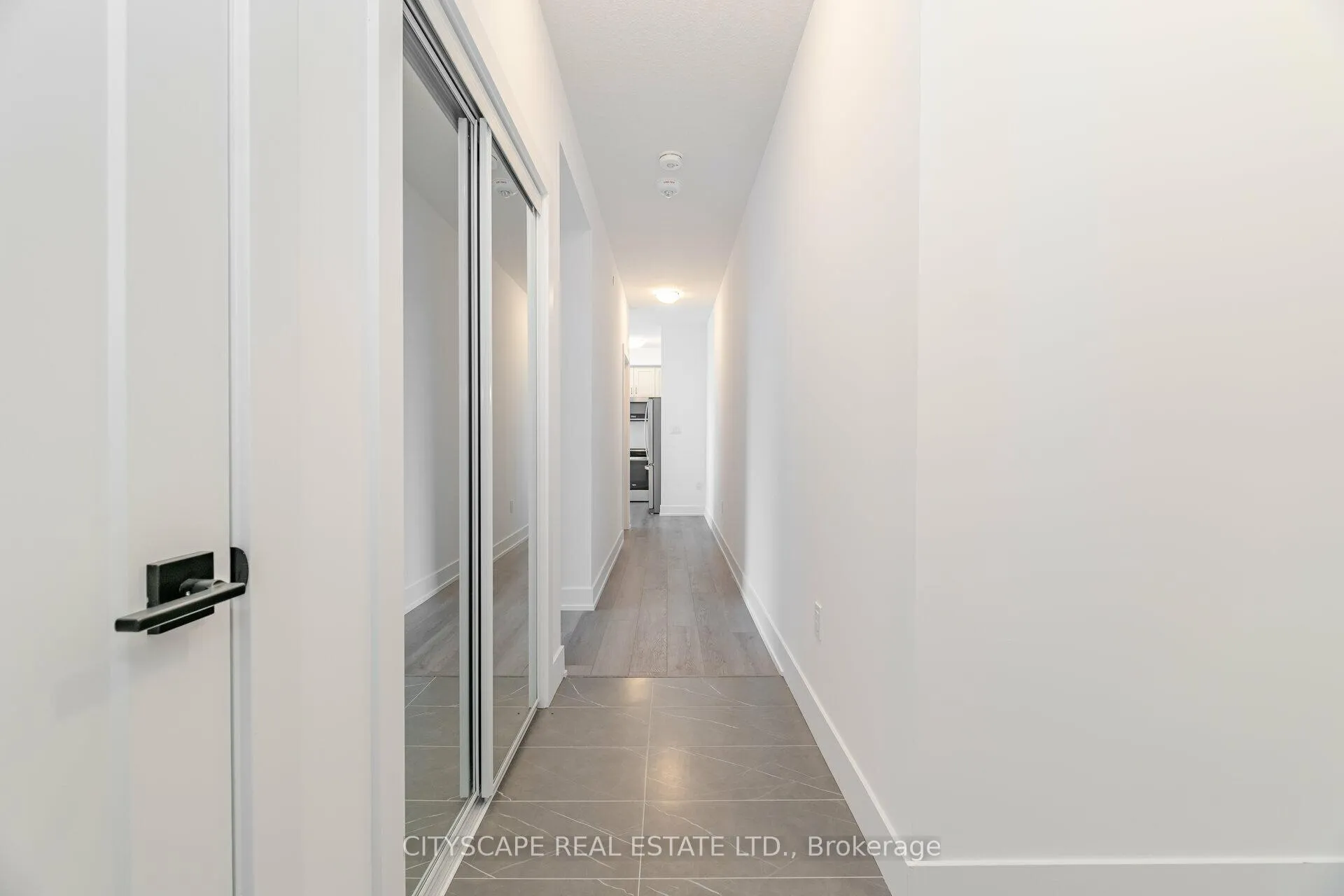 Photo 7 of Unit 1105, 460 Dundas Street E, Hamilton, Waterdown — HOMEH