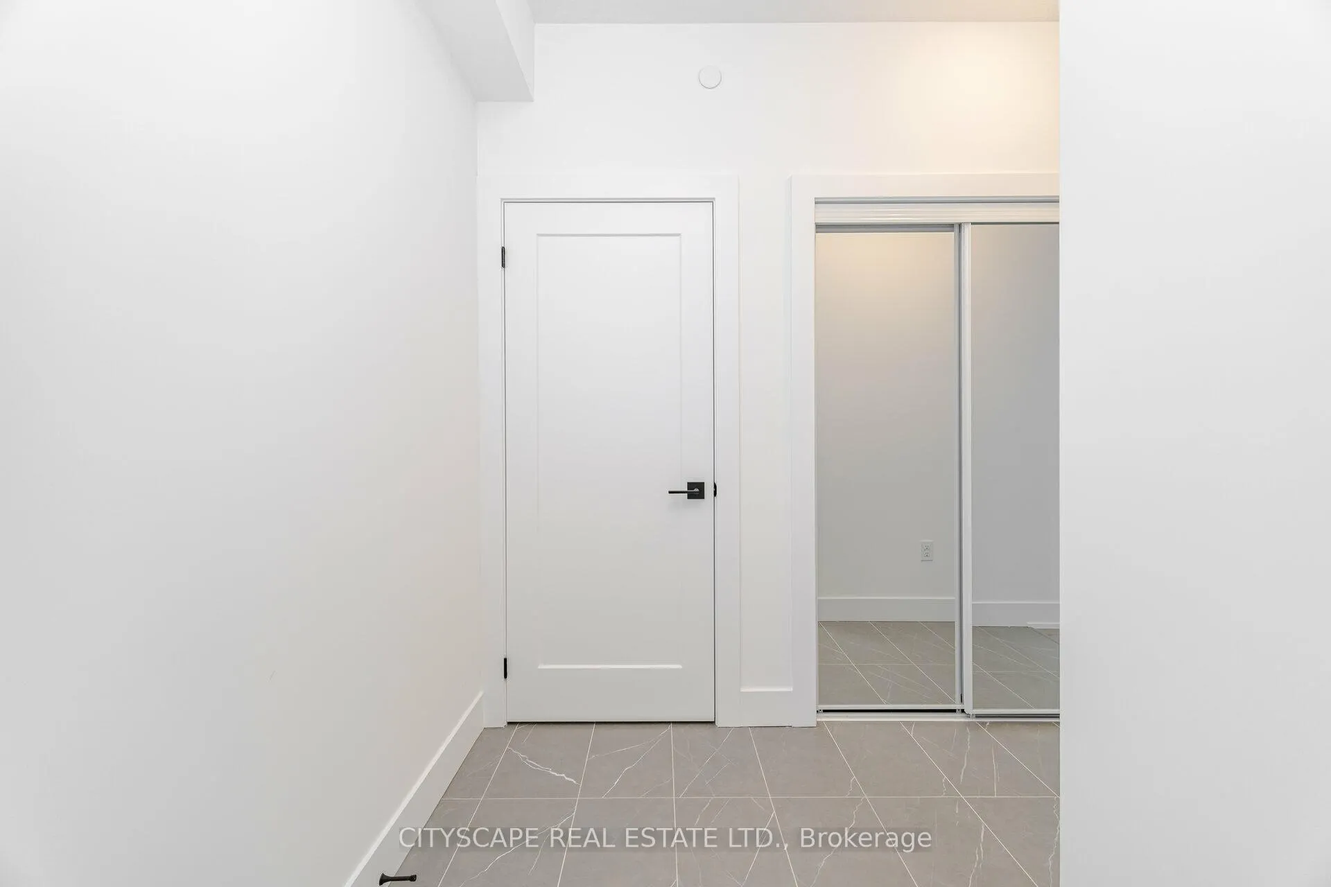 Photo 10 of Unit 1105, 460 Dundas Street E, Hamilton, Waterdown — HOMEH