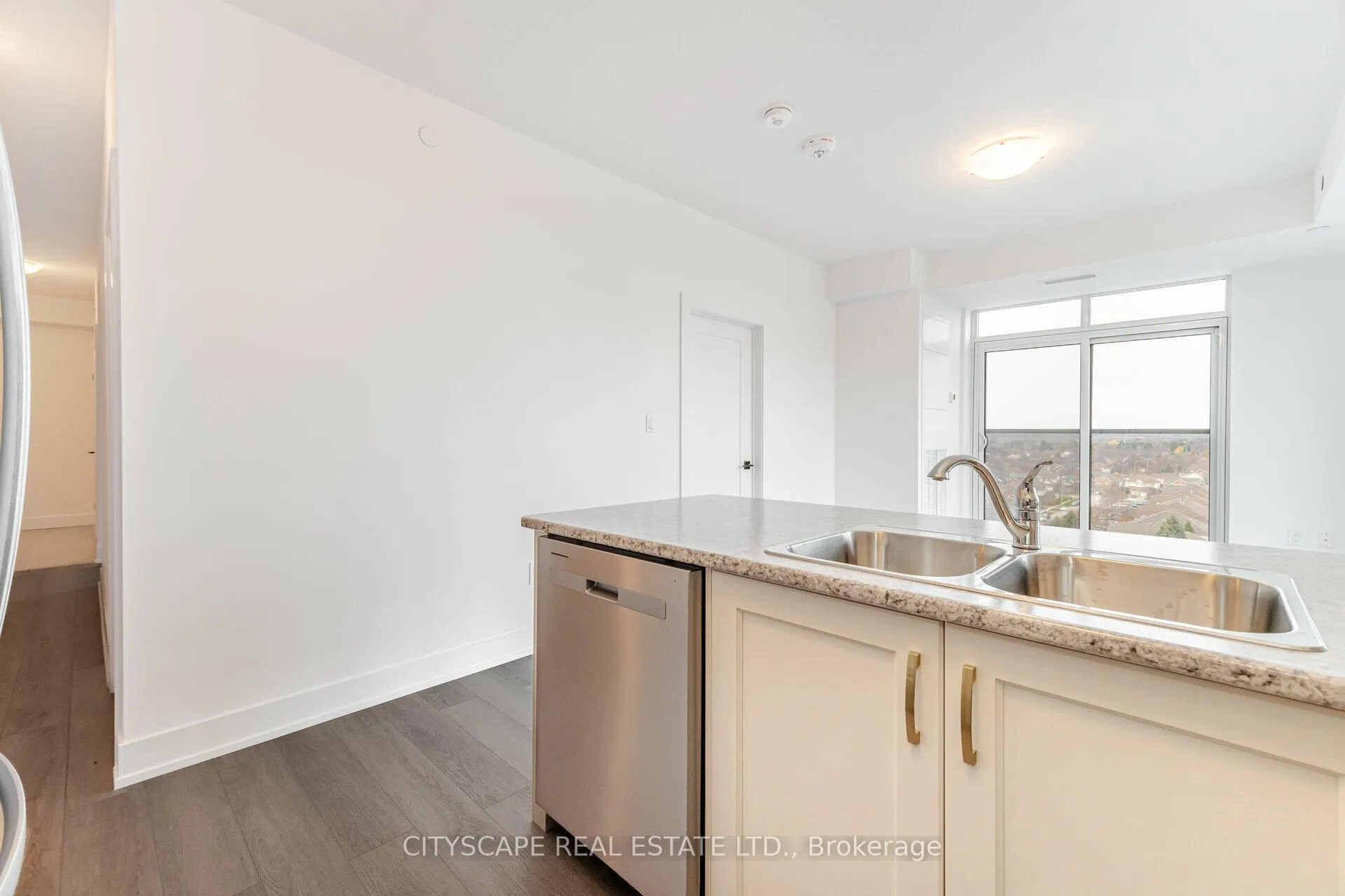 Photo 13 of Unit 1105, 460 Dundas Street E, Hamilton, Waterdown — HOMEH