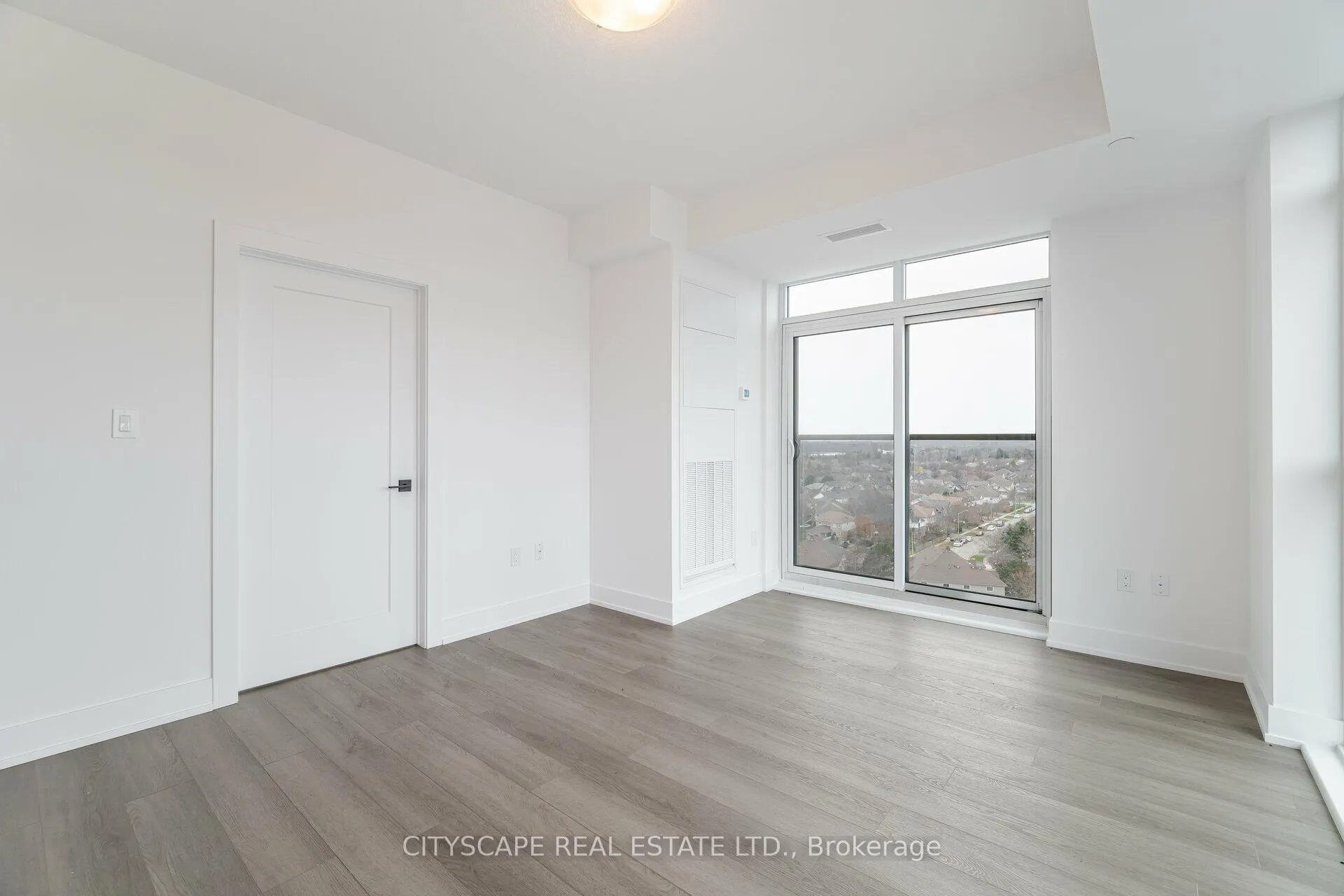 Photo 19 of Unit 1105, 460 Dundas Street E, Hamilton, Waterdown — HOMEH