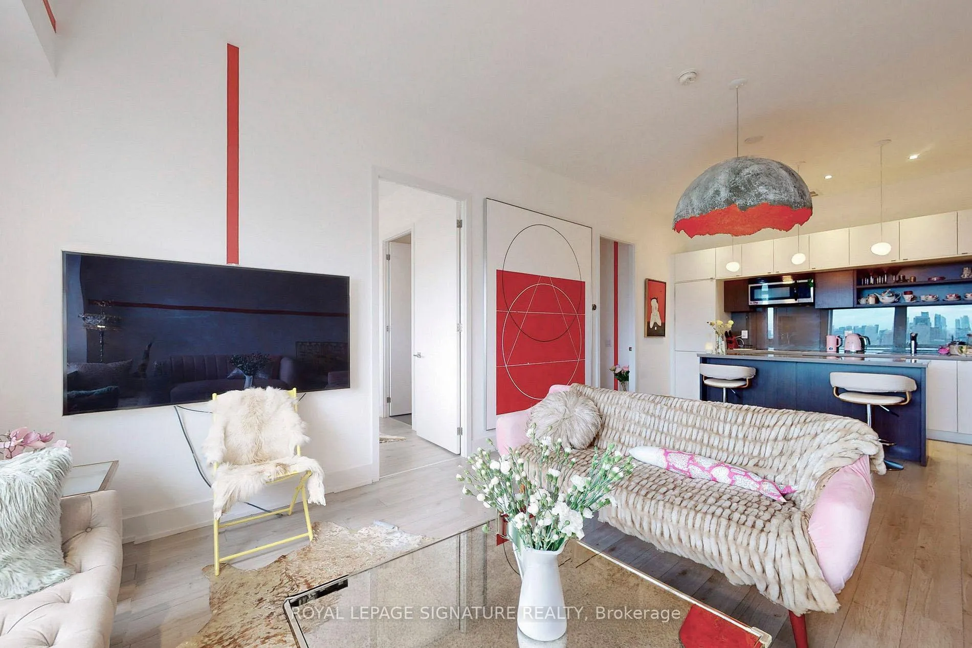 Photo 9 of Unit 1419, 111 St Clair Avenue W, Toronto, Yonge-St. Clair — HOMEH