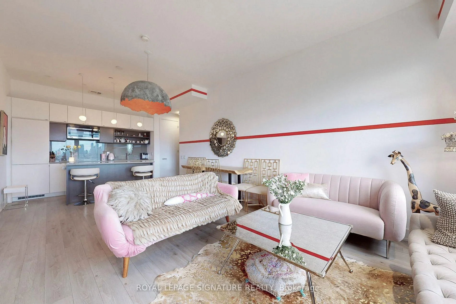 Photo 10 of Unit 1419, 111 St Clair Avenue W, Toronto, Yonge-St. Clair — HOMEH