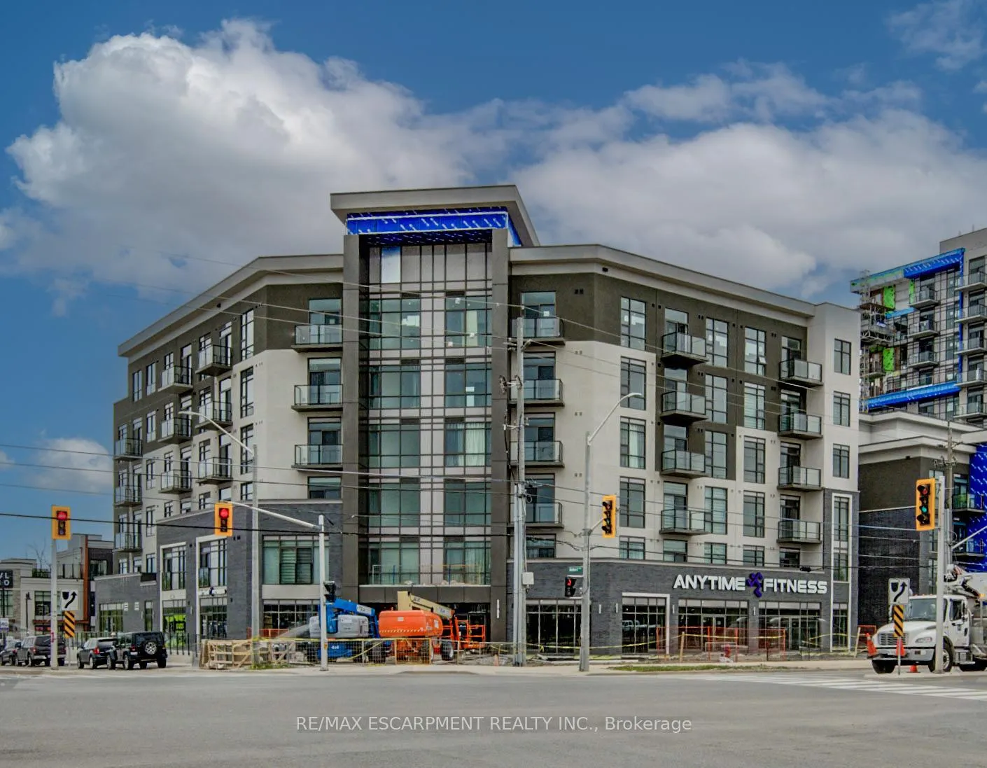 Photo 1 of Unit 528, 10 Mallard Trail E, Hamilton, Waterdown — HOMEH