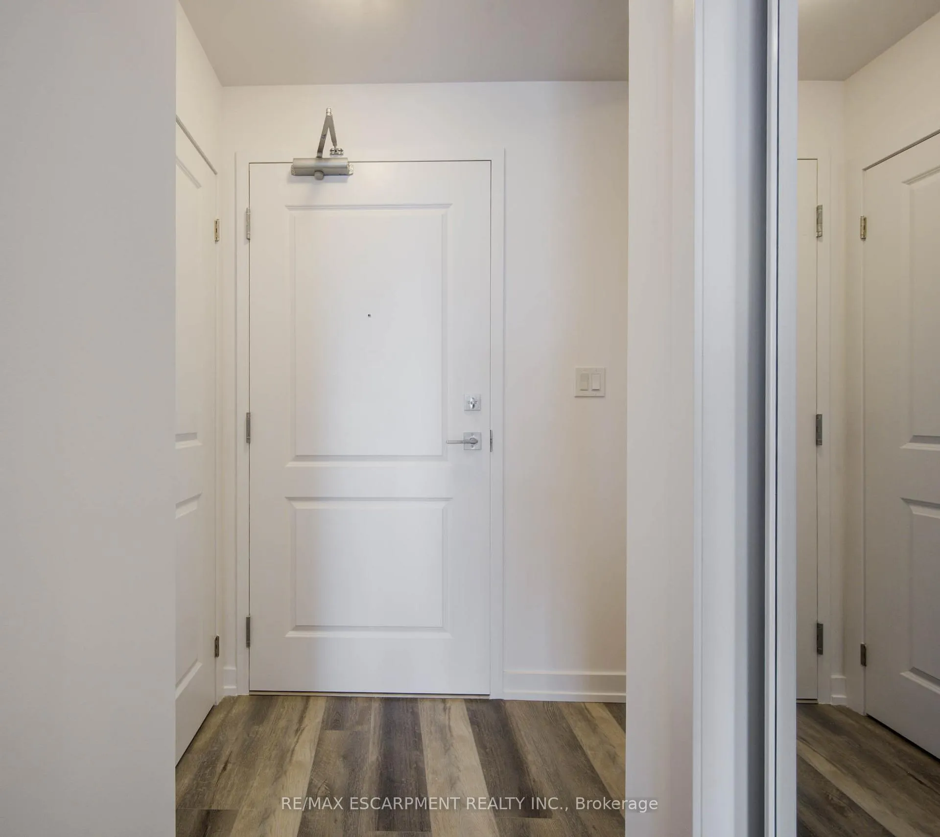 Photo 7 of Unit 528, 10 Mallard Trail E, Hamilton, Waterdown — HOMEH