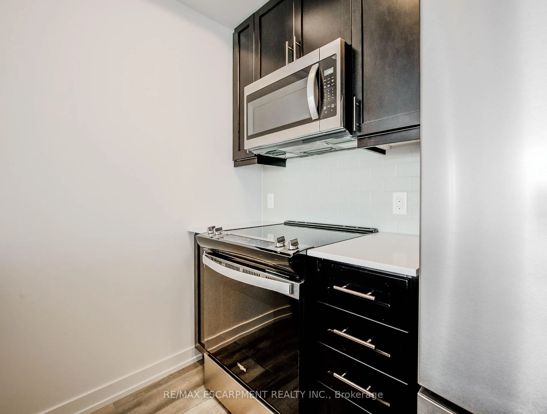Photo 9 of Unit 528, 10 Mallard Trail E, Hamilton, Waterdown — HOMEH