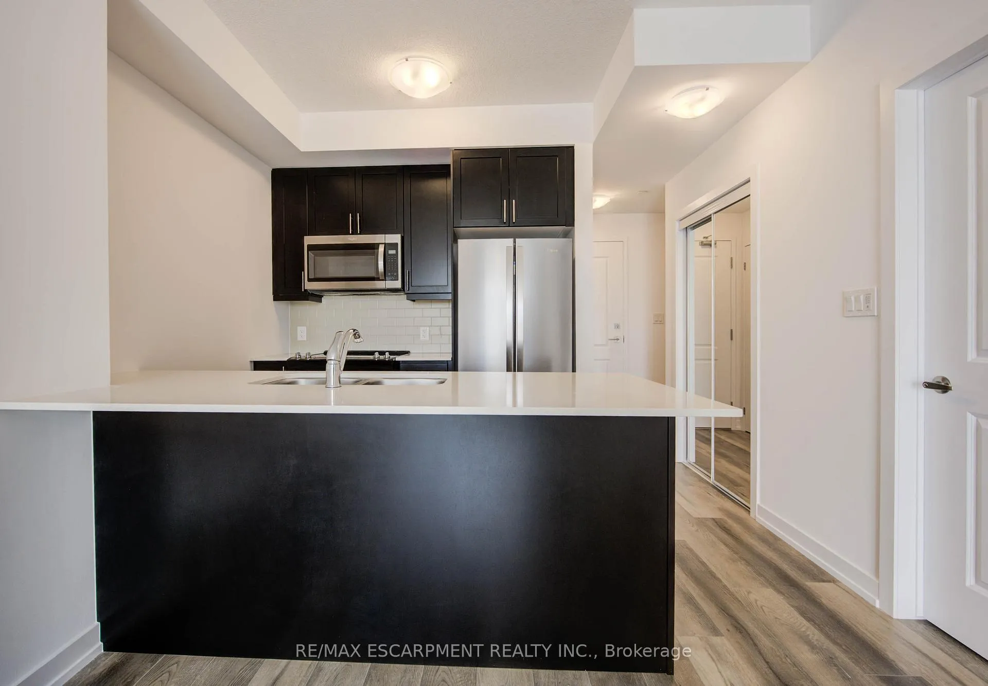Photo 13 of Unit 528, 10 Mallard Trail E, Hamilton, Waterdown — HOMEH
