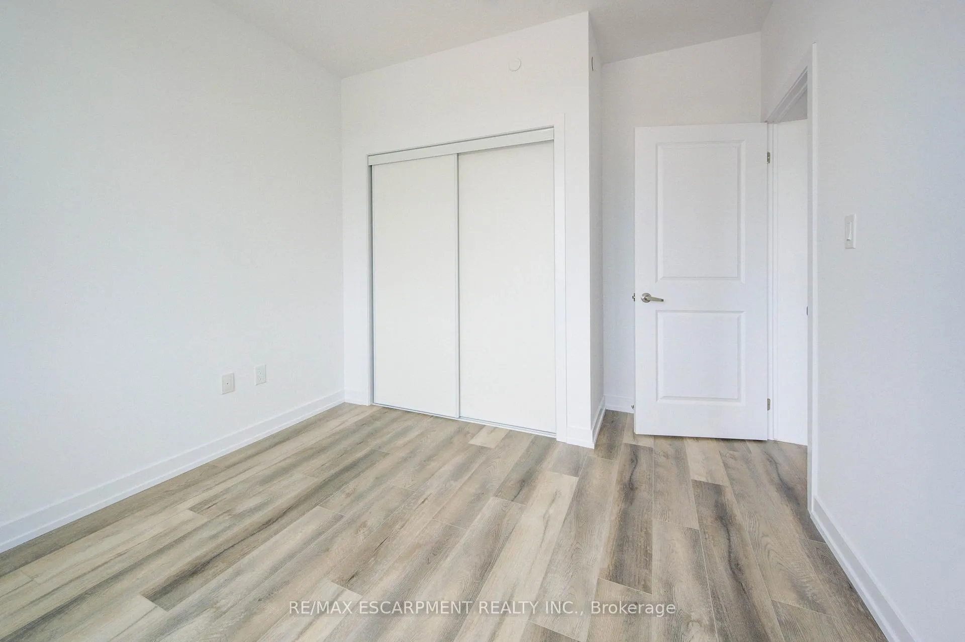 Photo 17 of Unit 528, 10 Mallard Trail E, Hamilton, Waterdown — HOMEH
