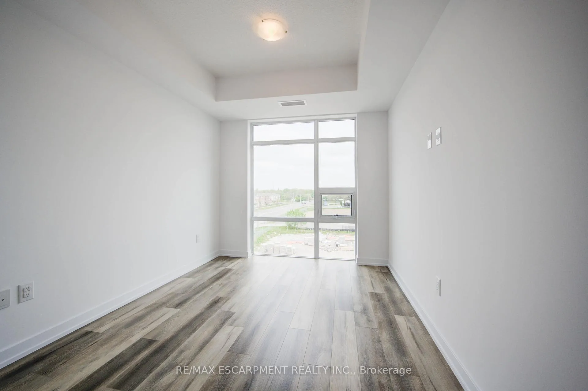 Photo 18 of Unit 528, 10 Mallard Trail E, Hamilton, Waterdown — HOMEH