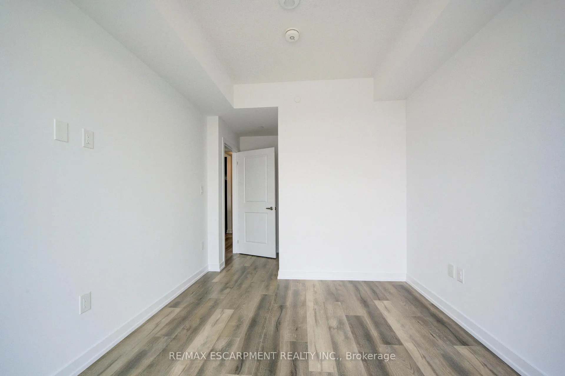 Photo 19 of Unit 528, 10 Mallard Trail E, Hamilton, Waterdown — HOMEH