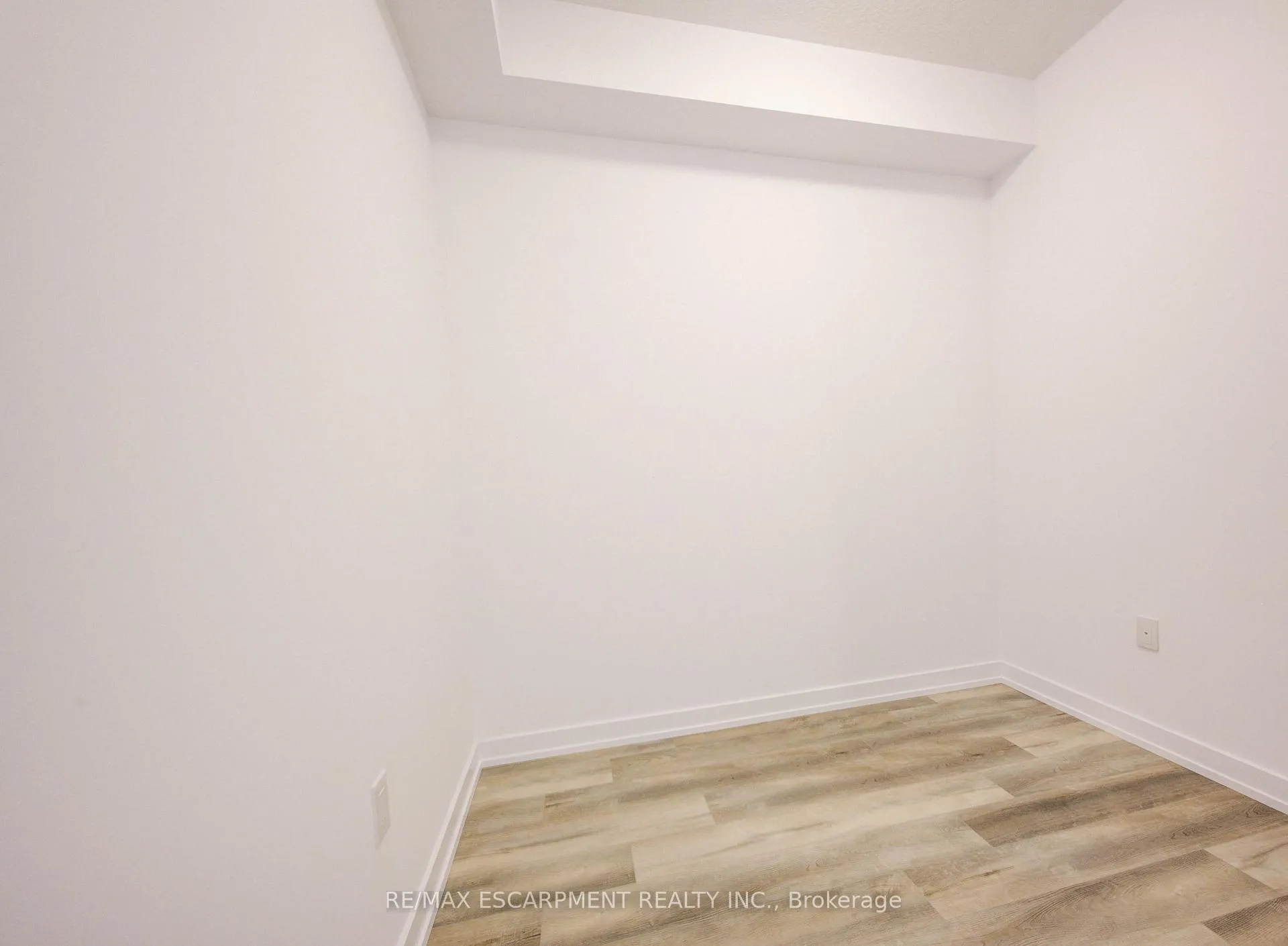 Photo 22 of Unit 528, 10 Mallard Trail E, Hamilton, Waterdown — HOMEH