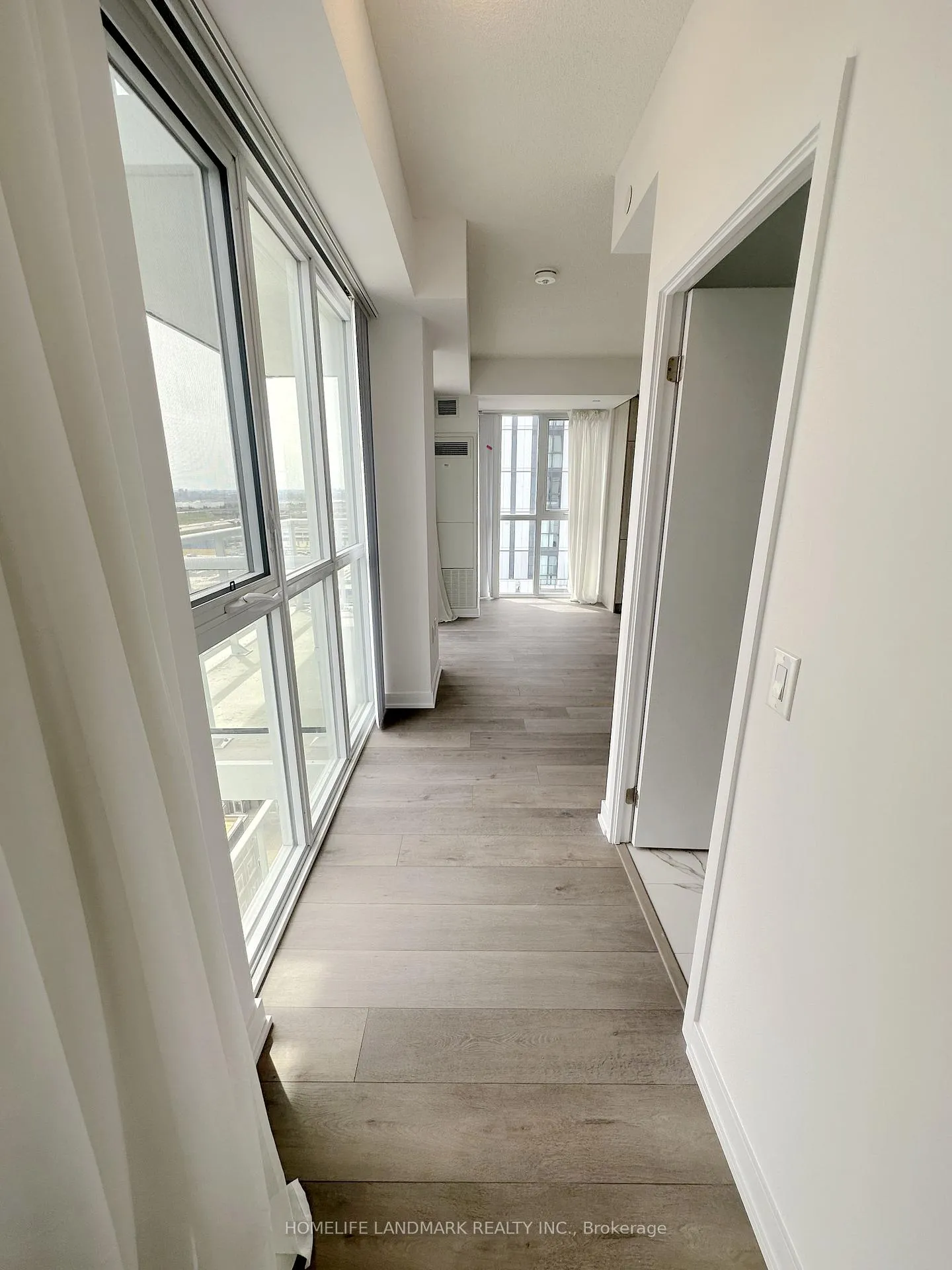Front of Unit 1602, 38 Honeycrisp Crescent