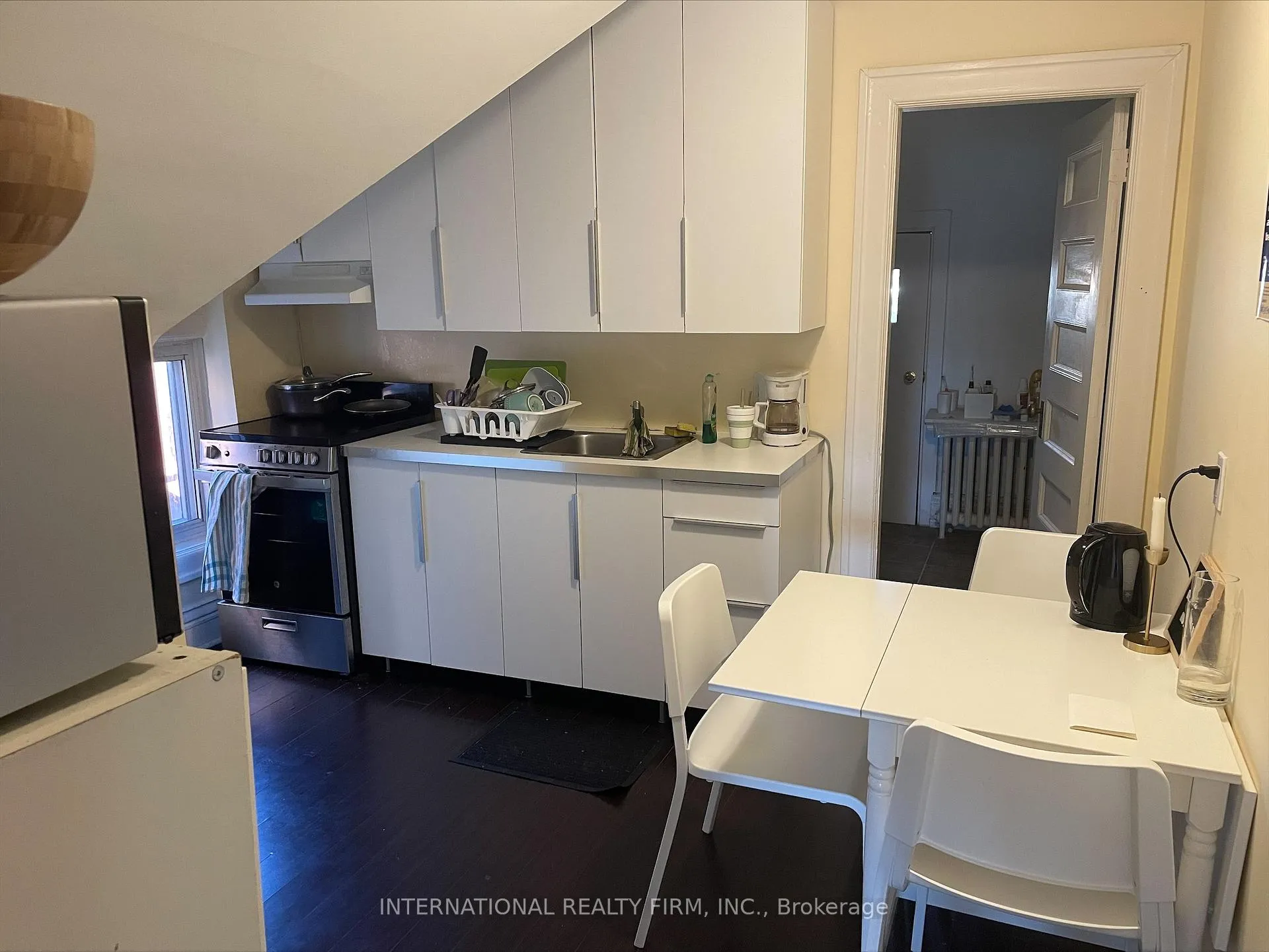 Photo 10 of Unit Unit D, 201 Madison Avenue, Toronto, The Annex — HOMEH
