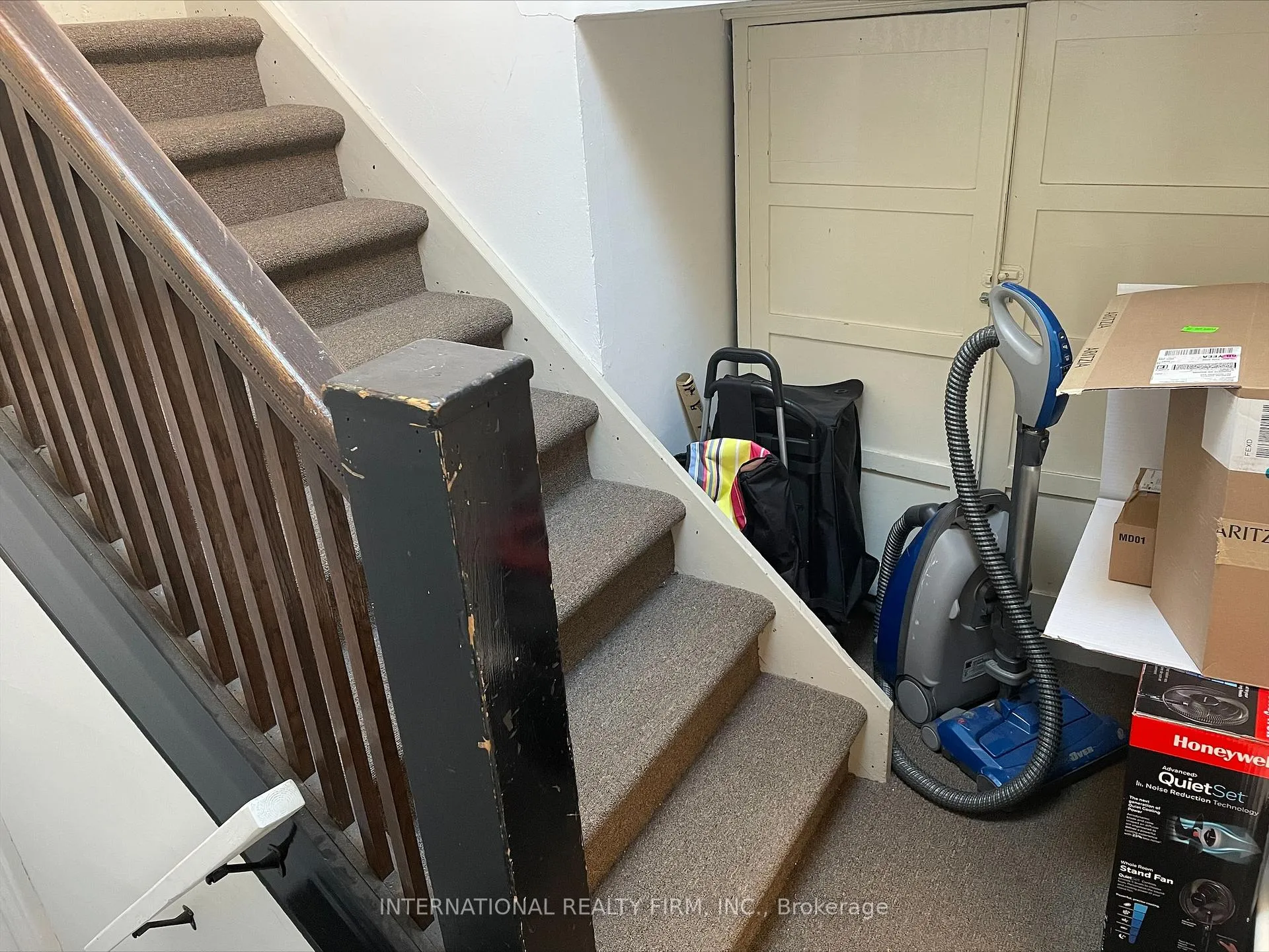 Photo 13 of Unit Unit D, 201 Madison Avenue, Toronto, The Annex — HOMEH