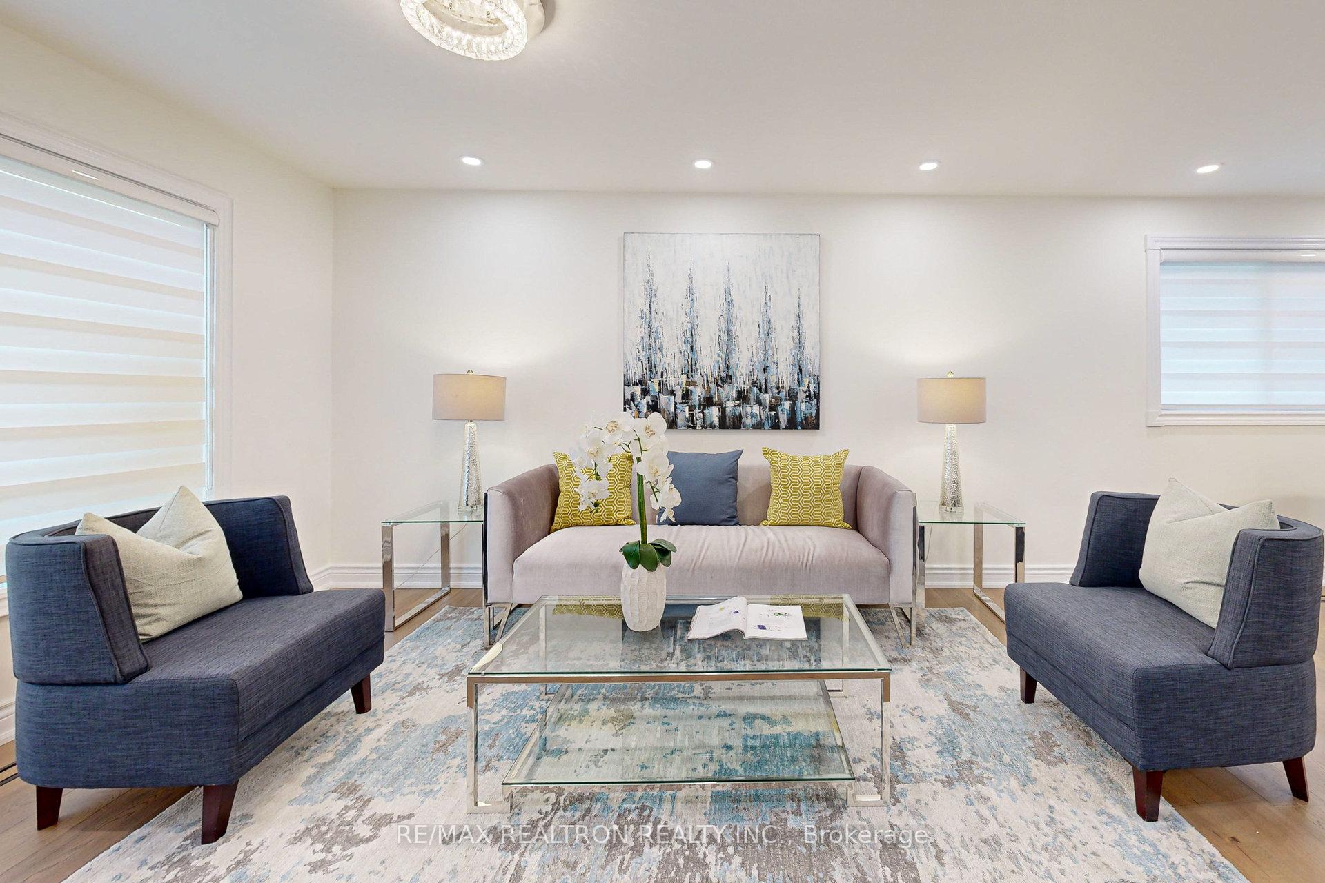 Photo 6 of 5 Illingworth Court, Aurora, Aurora Heights — HOMEH