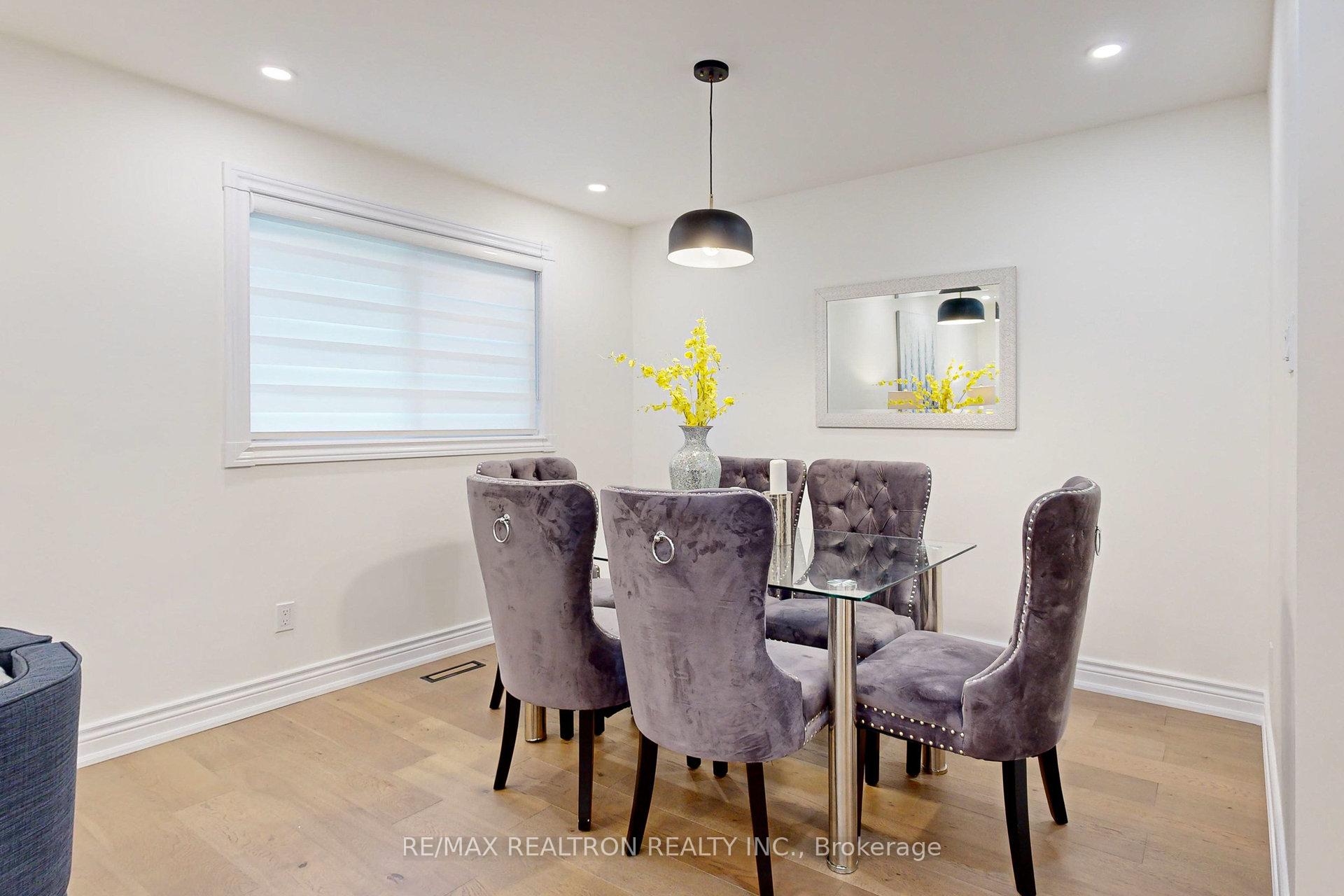 Photo 10 of 5 Illingworth Court, Aurora, Aurora Heights — HOMEH