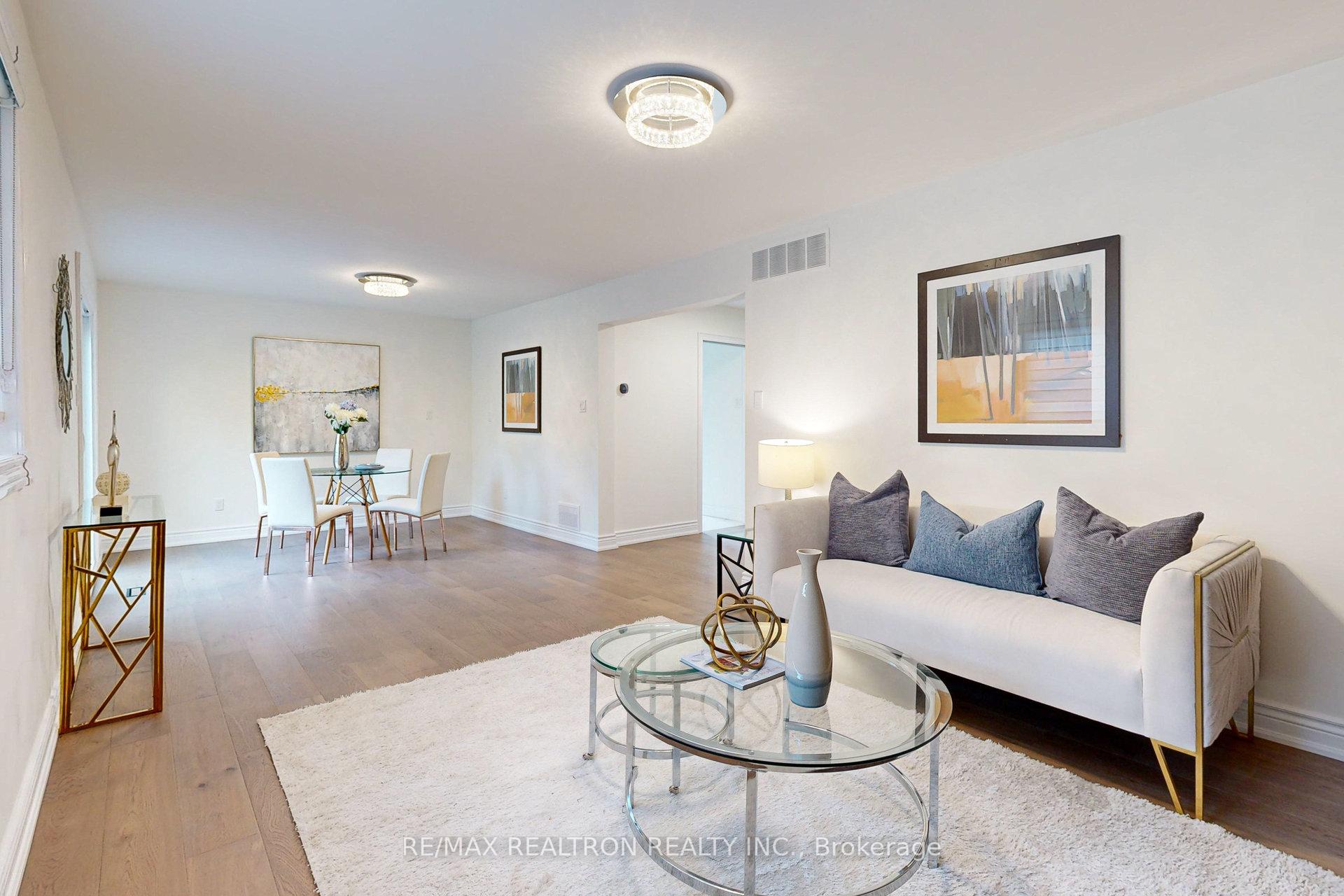 Photo 23 of 5 Illingworth Court, Aurora, Aurora Heights — HOMEH
