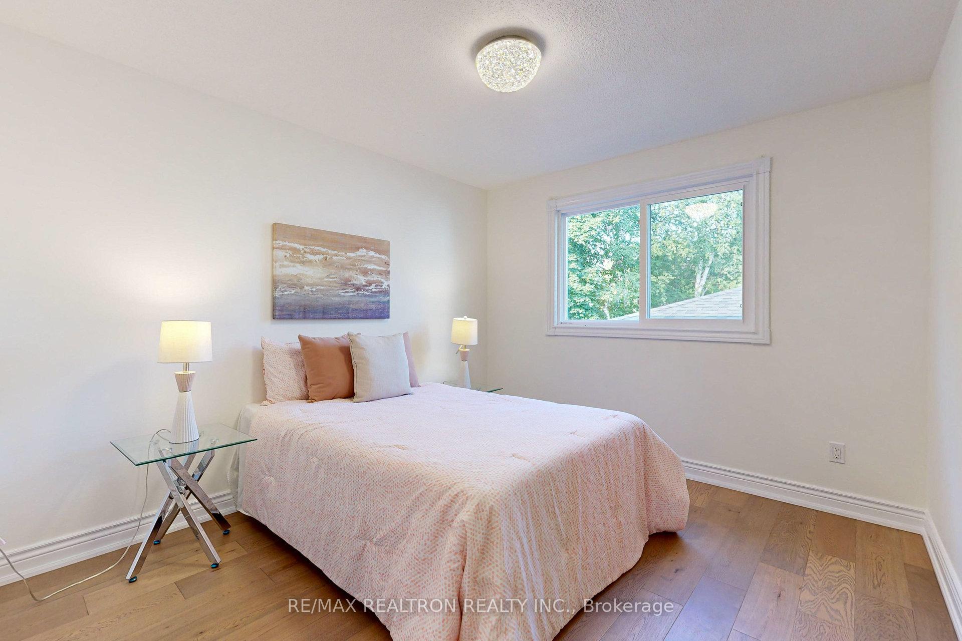 Photo 27 of 5 Illingworth Court, Aurora, Aurora Heights — HOMEH
