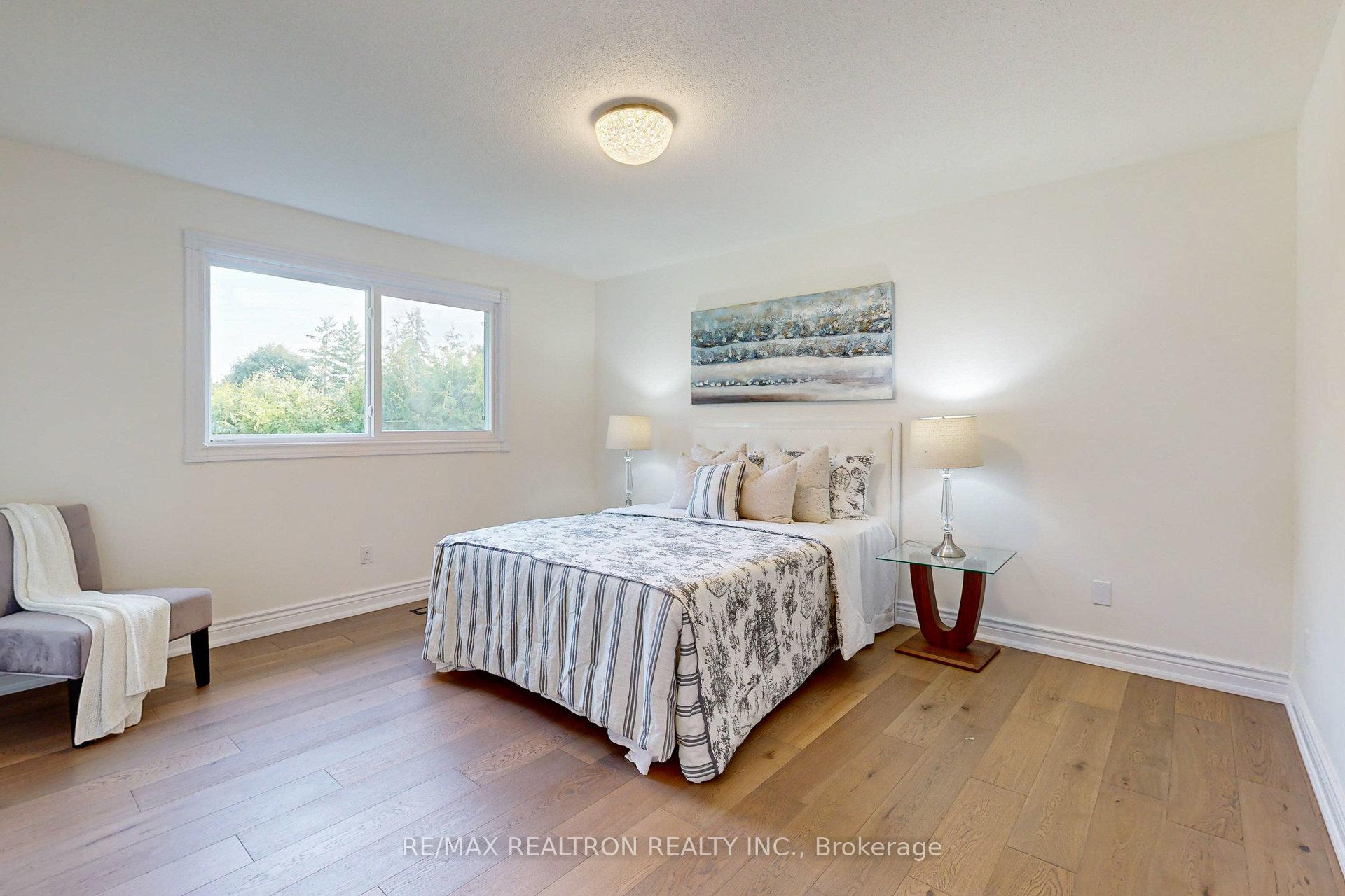 Photo 31 of 5 Illingworth Court, Aurora, Aurora Heights — HOMEH