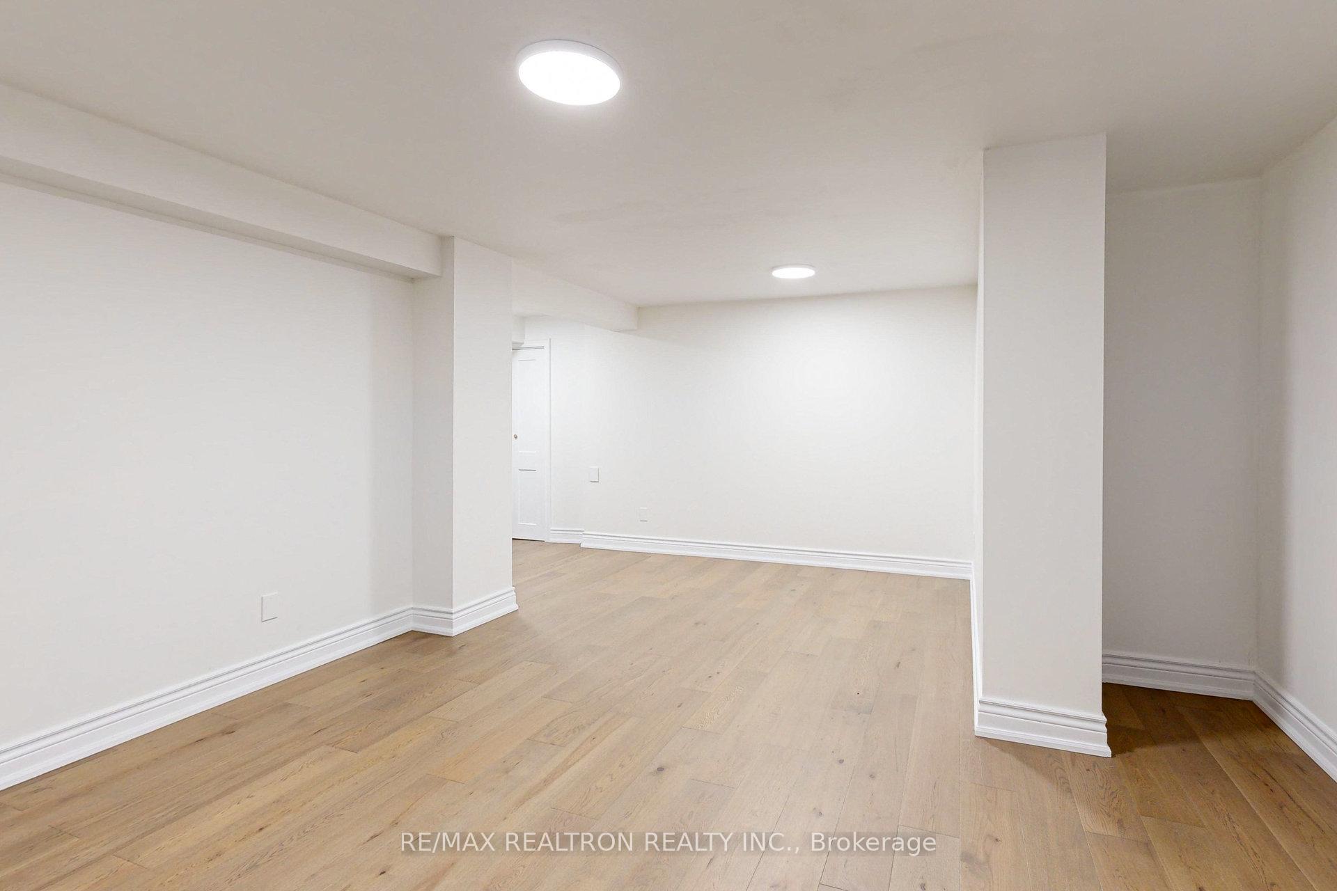 Photo 35 of 5 Illingworth Court, Aurora, Aurora Heights — HOMEH