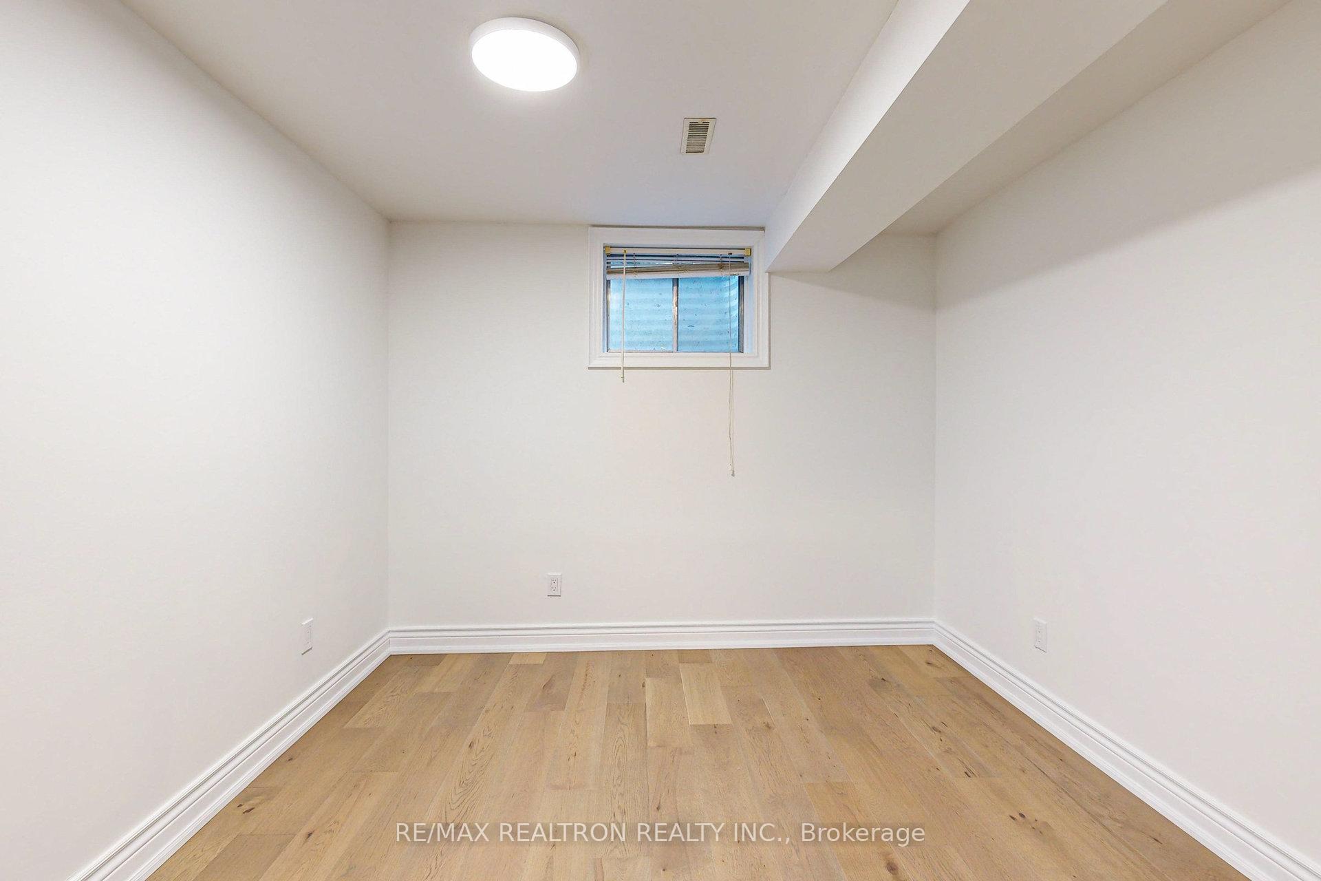 Photo 36 of 5 Illingworth Court, Aurora, Aurora Heights — HOMEH