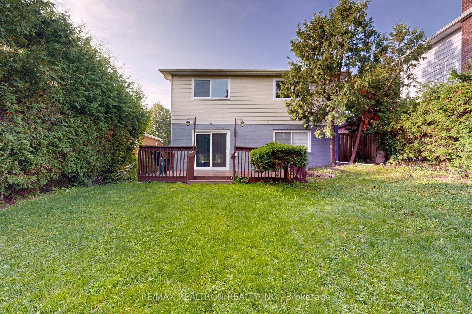 Photo 39 of 5 Illingworth Court, Aurora, Aurora Heights — HOMEH